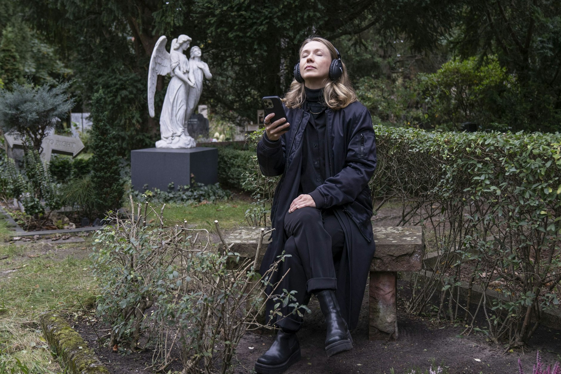 Podcast über Verstorbene: Bestatterin Lilli Berger auf dem Sophien-Friedhof 2.