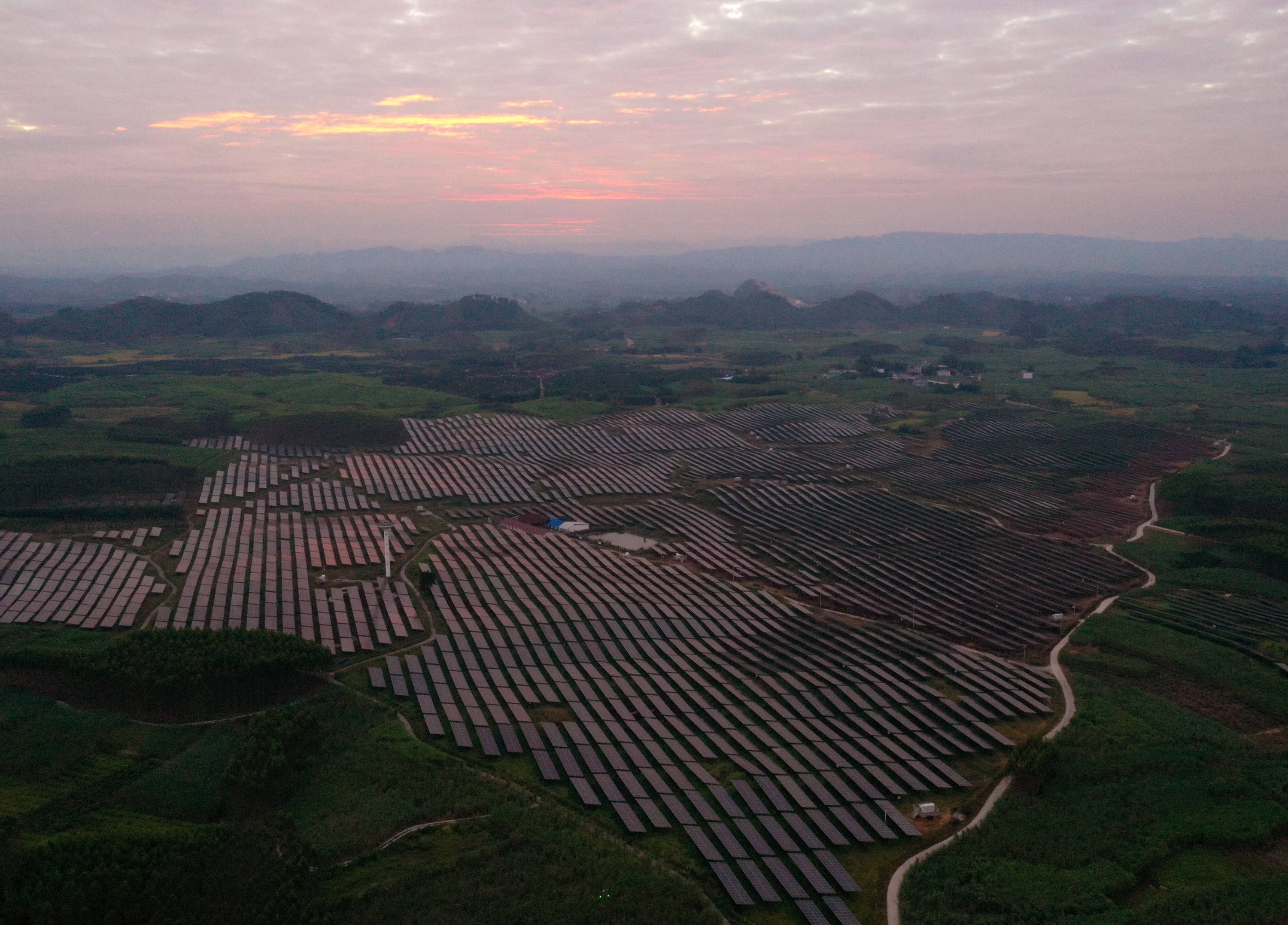 212 Gigawatt in nur sechs Monaten: China baut Solarkraft mit „halsbrecherischem“ Tempo aus