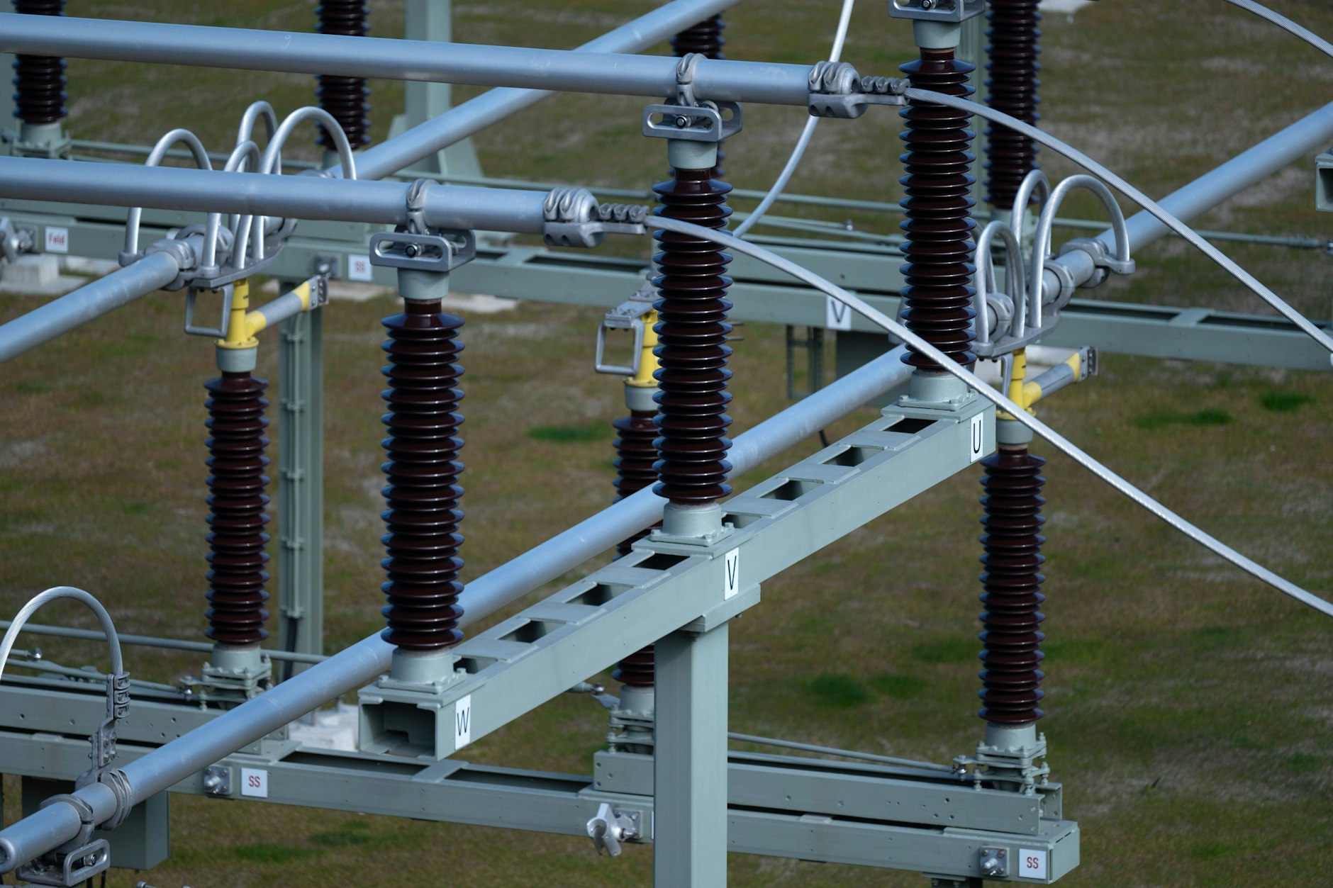 Hier fließen Strom und Steuergeld: Transformatorstation