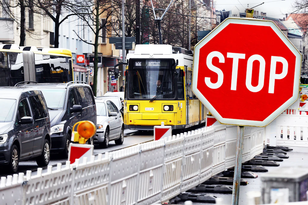 Verkehrsmeldungen für Berlin: Fünf neue Baustellen, die nerven!