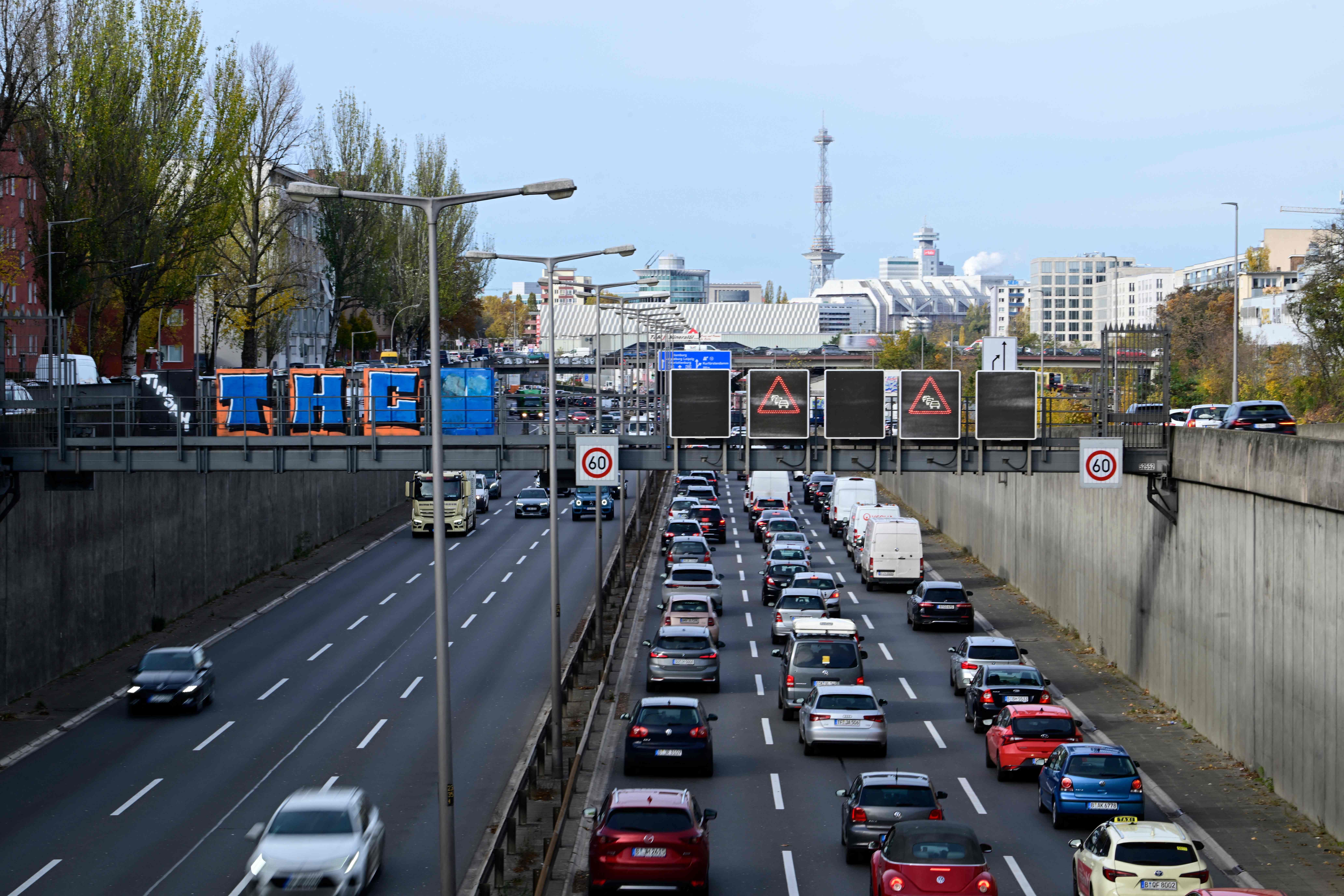 A100 in Berlin kurzfristig teilweise gesperrt: Droht der Stadtautobahn ein weiterer Brückenkollaps?