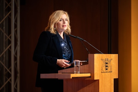 Alice Schwarzer fordert Klöckner heraus – doch zu einer Frage schweigt sie