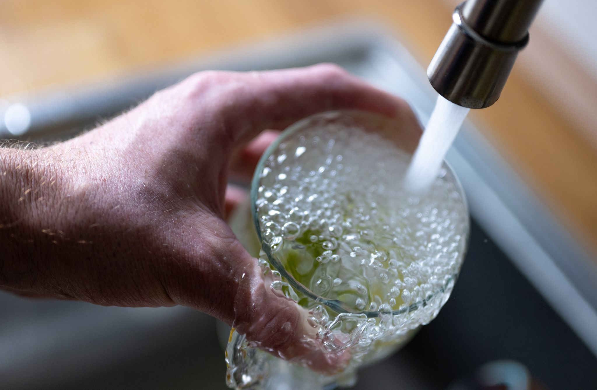 Experten schlagen Alarm! Berliner Trinkwasser mit Chemikalien belastet