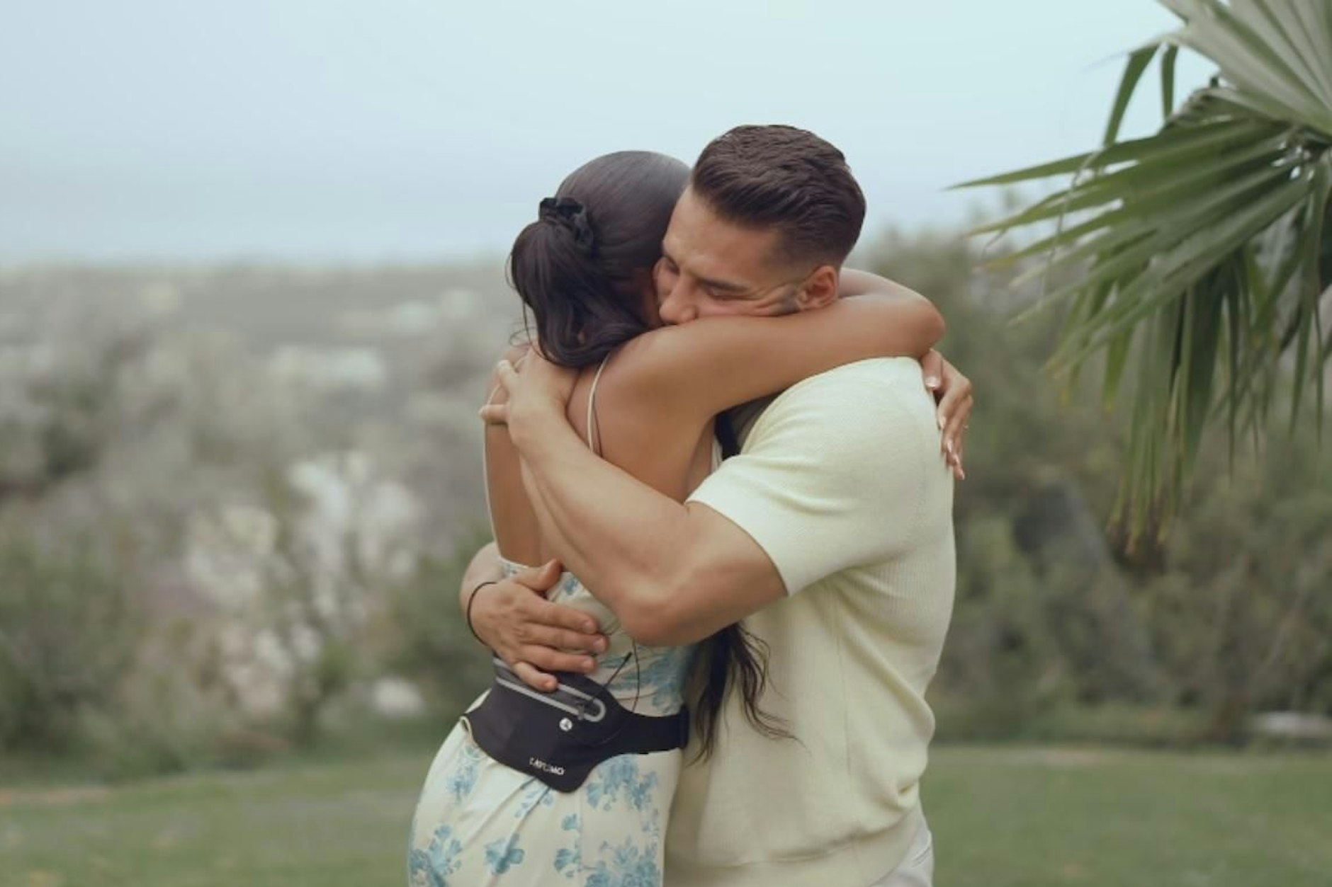 Bei der Verabschiedung in Folge eins lagen sich Aleks und Vanessa noch in den Armen.