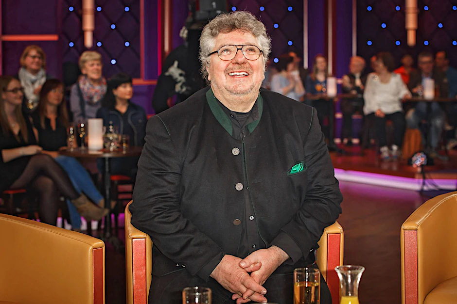 Michael Schanze im Jahr 2023 mit seiner Partnerin Uschi Köhl. Sie starb kurze Zeit später.