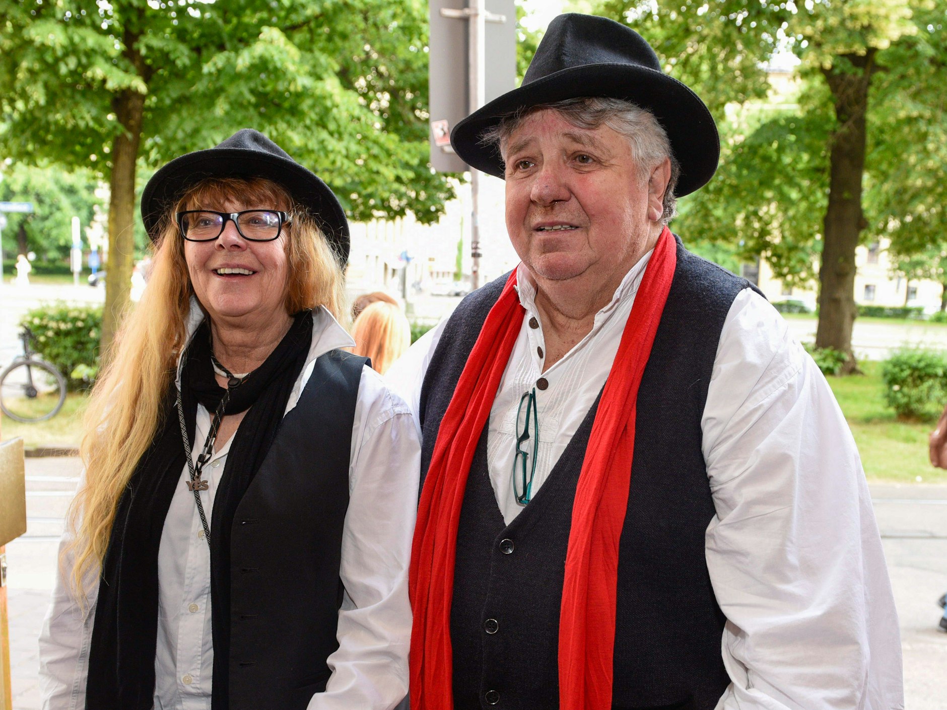 Michael Schanze mit Lebensgefährtin Uschi im Sommer 2023.