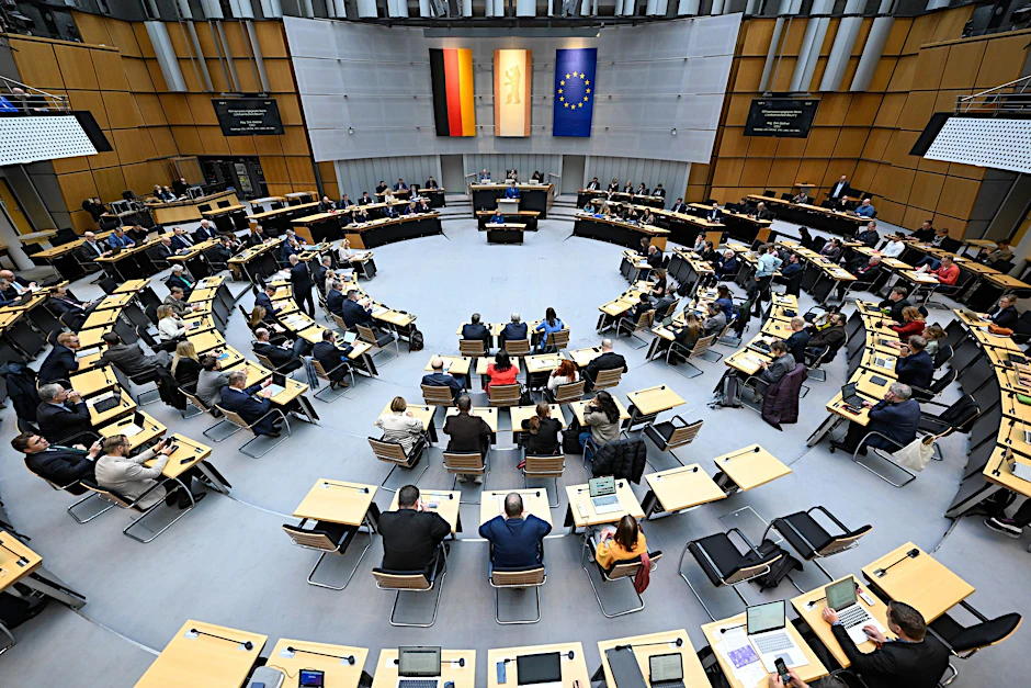 Das Berliner Abgeordnetenhaus ist das politische Zentrum Berlins. Doch nun sorgen hier ausgerechnet neue Möbel für Ärger.