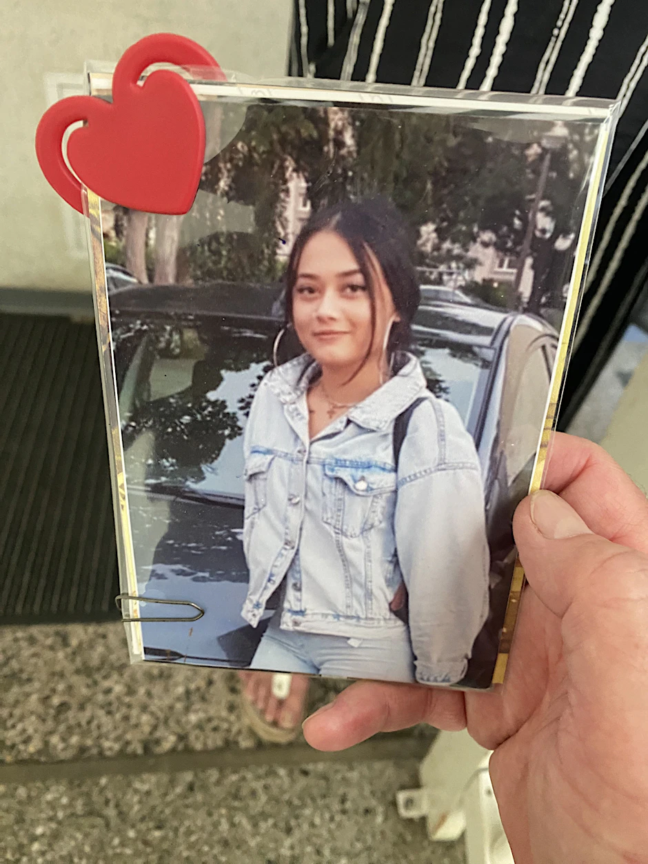 Das Foto hatte Milina einst ihren Nachbarn geschenkt. Nun sucht die Polizei den Mörder der jungen Frau.