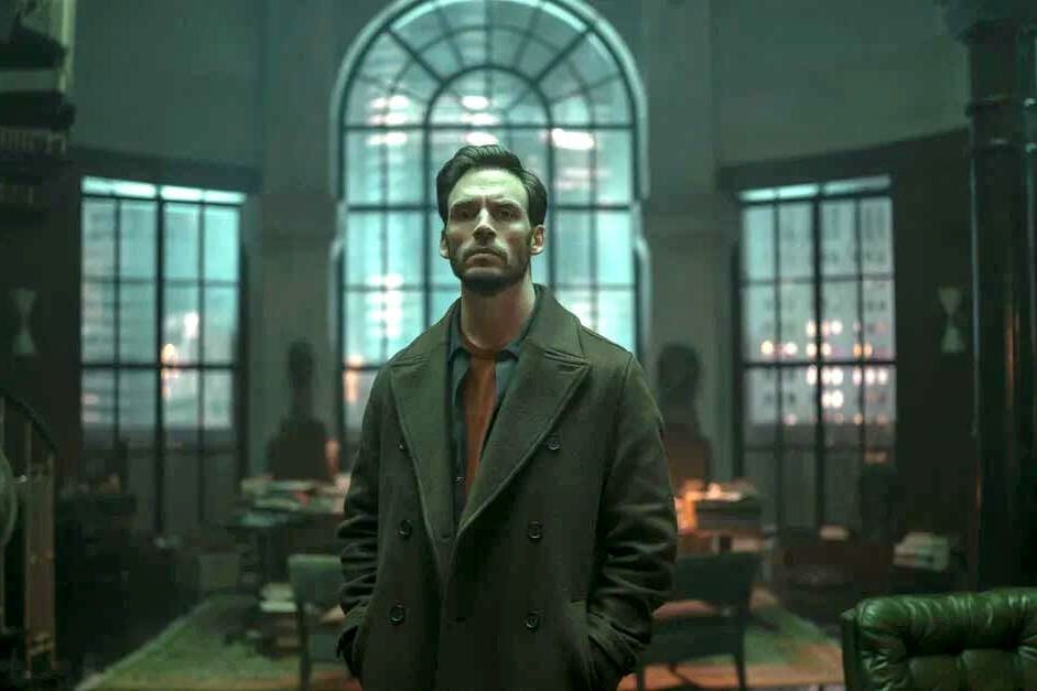 Joel Lazarus (Sam Claflin) als forensischer Psychologe in „Harlan Coben’s Lazarus“