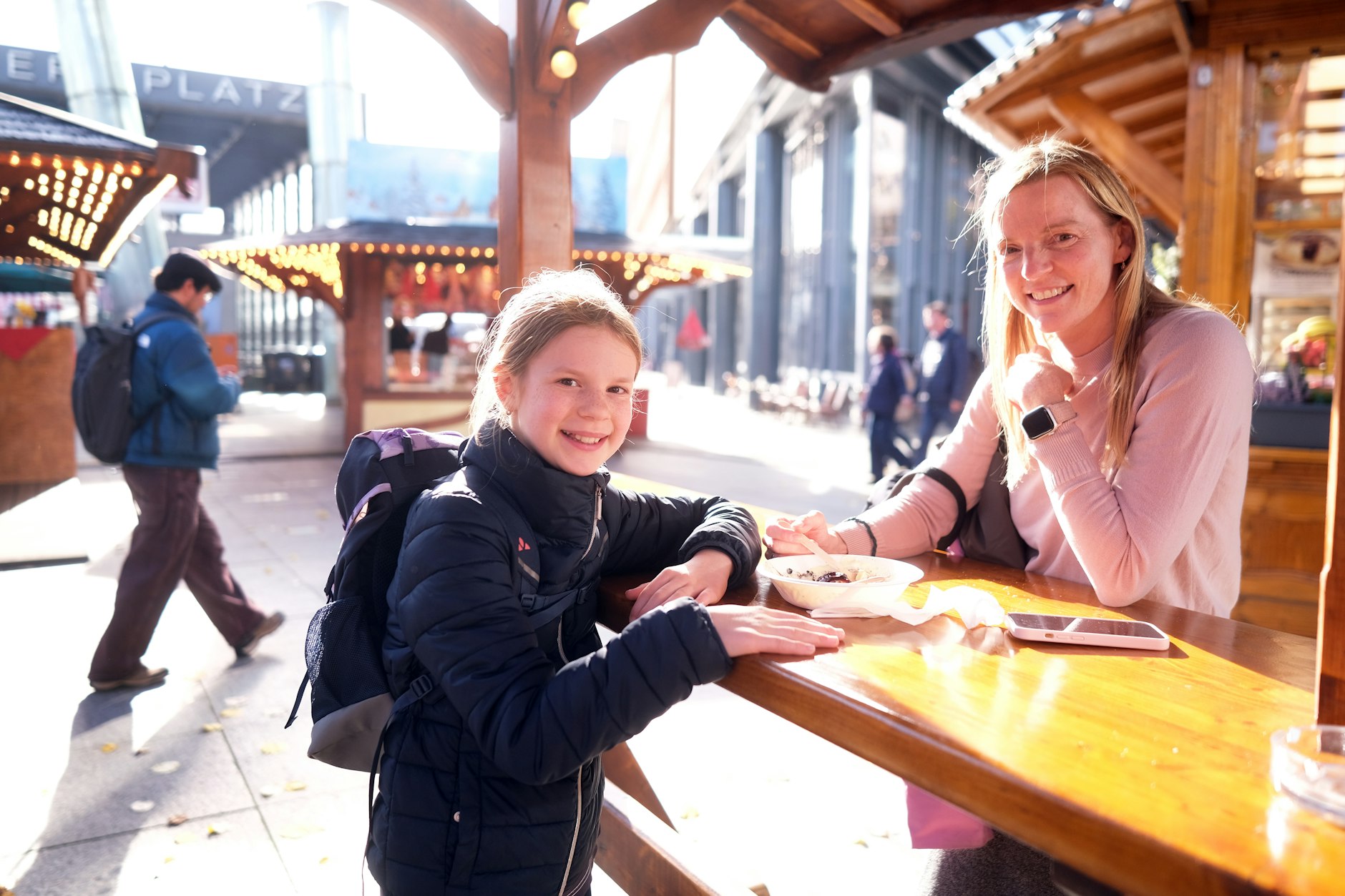 Ulrike und Tochter Marie haben noch Herbstferien und sind aus München nach Berlin gereist.