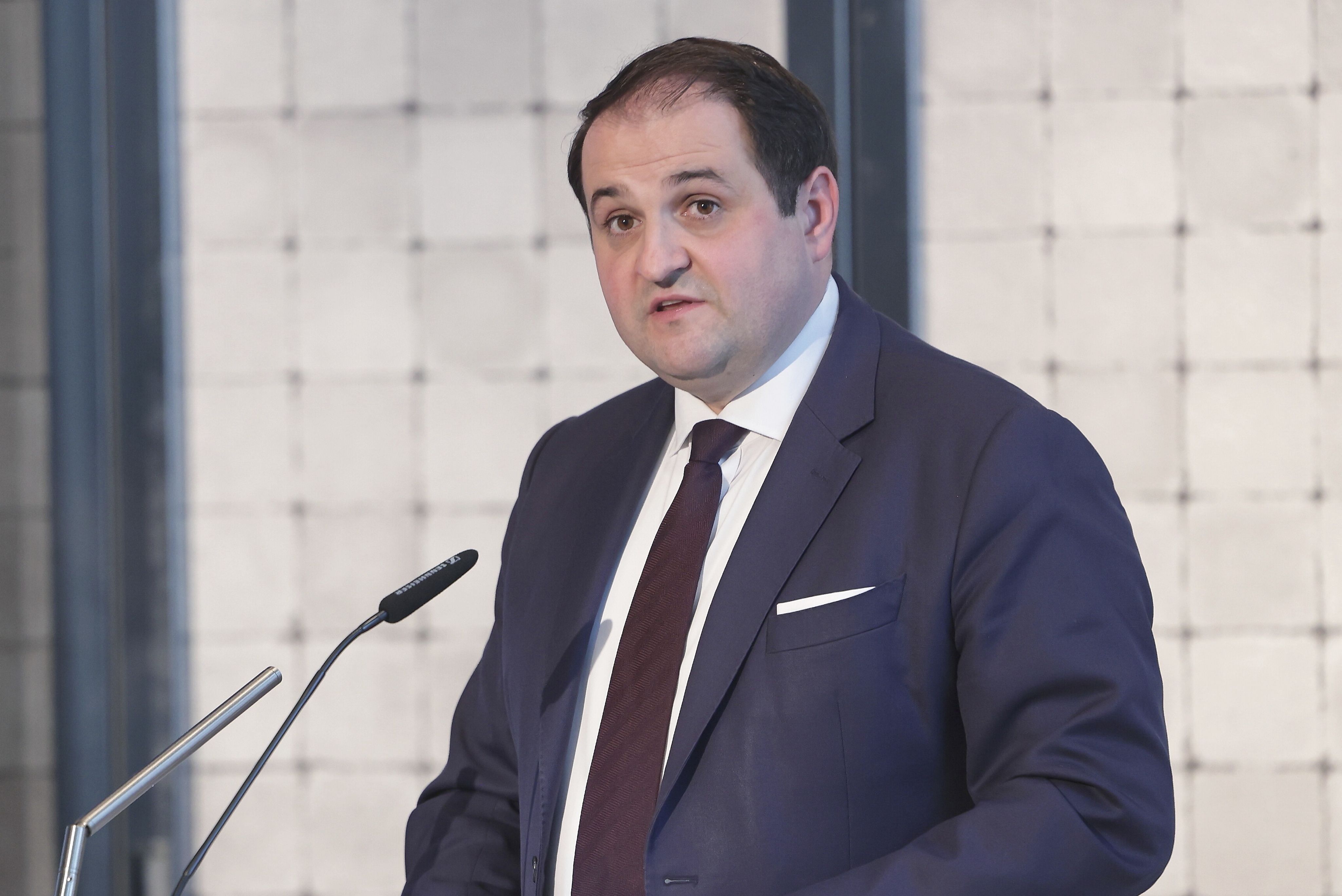 NRW-Medienminister Liminski fordert Stellungnahme von ZDF-Intendanten