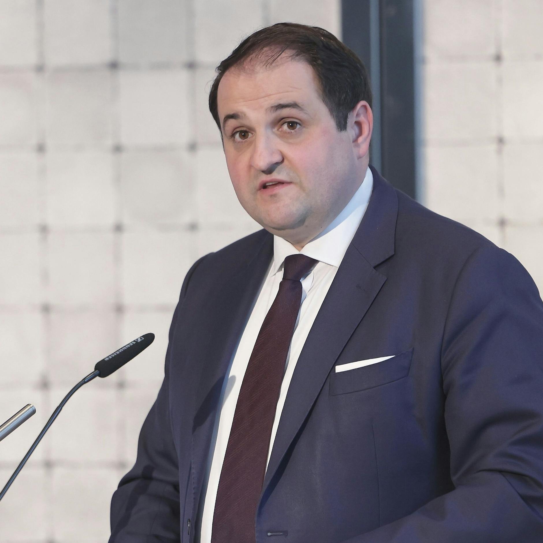 Image - NRW-Medienminister Liminski fordert Stellungnahme von ZDF-Intendanten