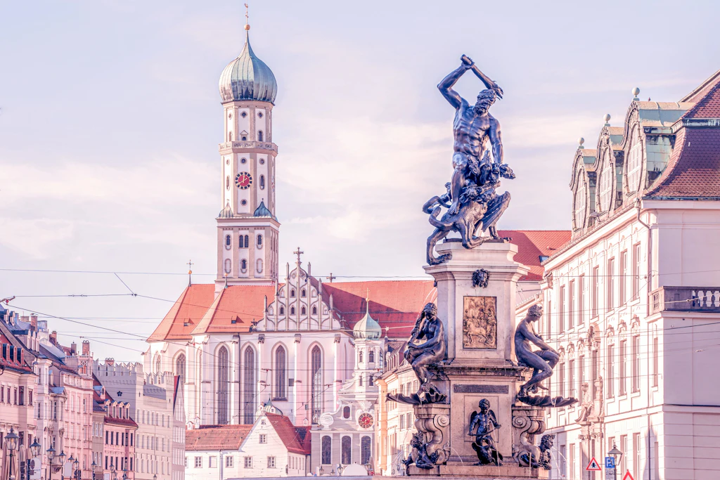 Im beschaulichen Augsburg hortete ein Rentner eine riesige Menge an Waffen, Munition und Sprengstoff.