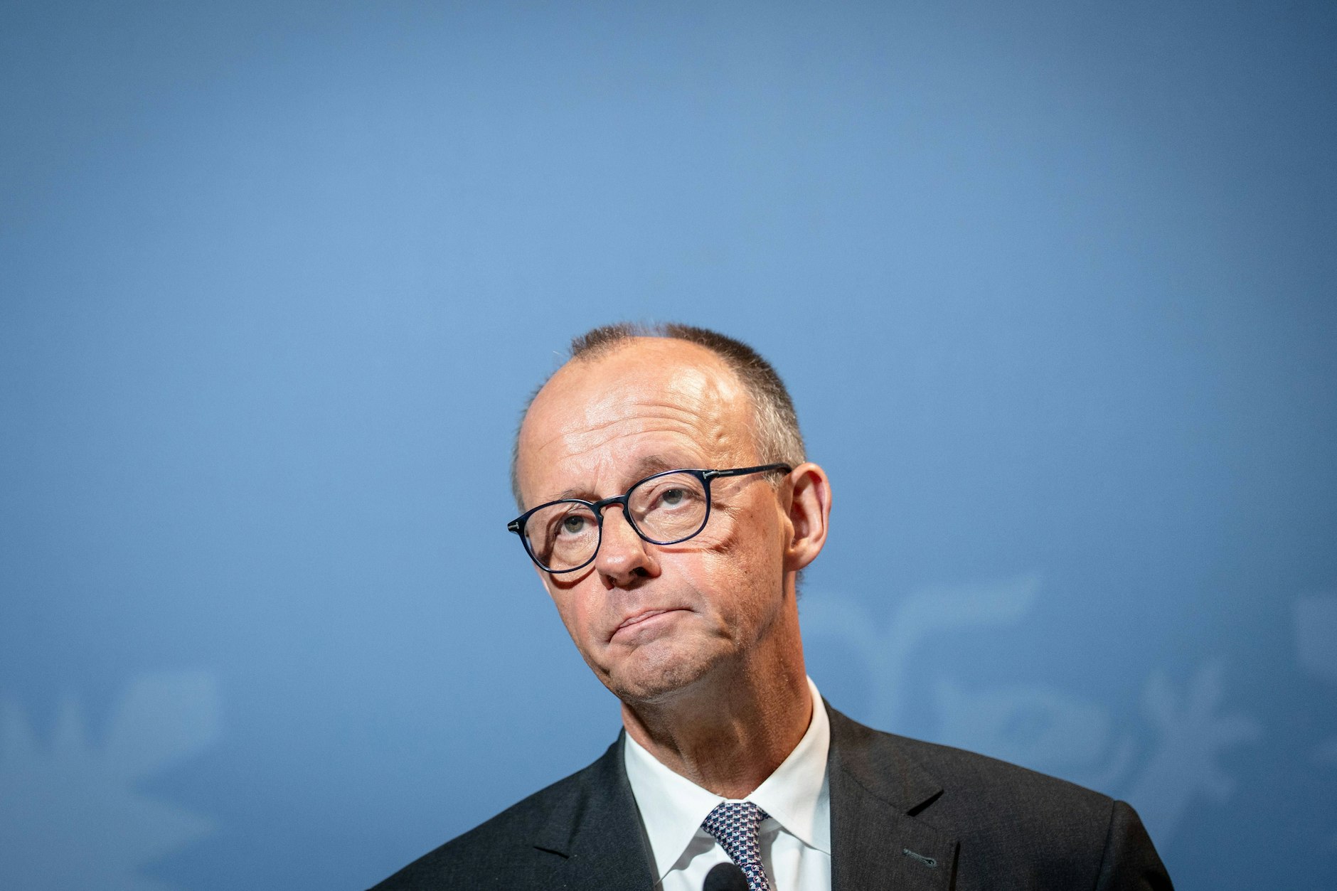 Die Umfragewerte von Bundeskanzler Merz sind im Keller.