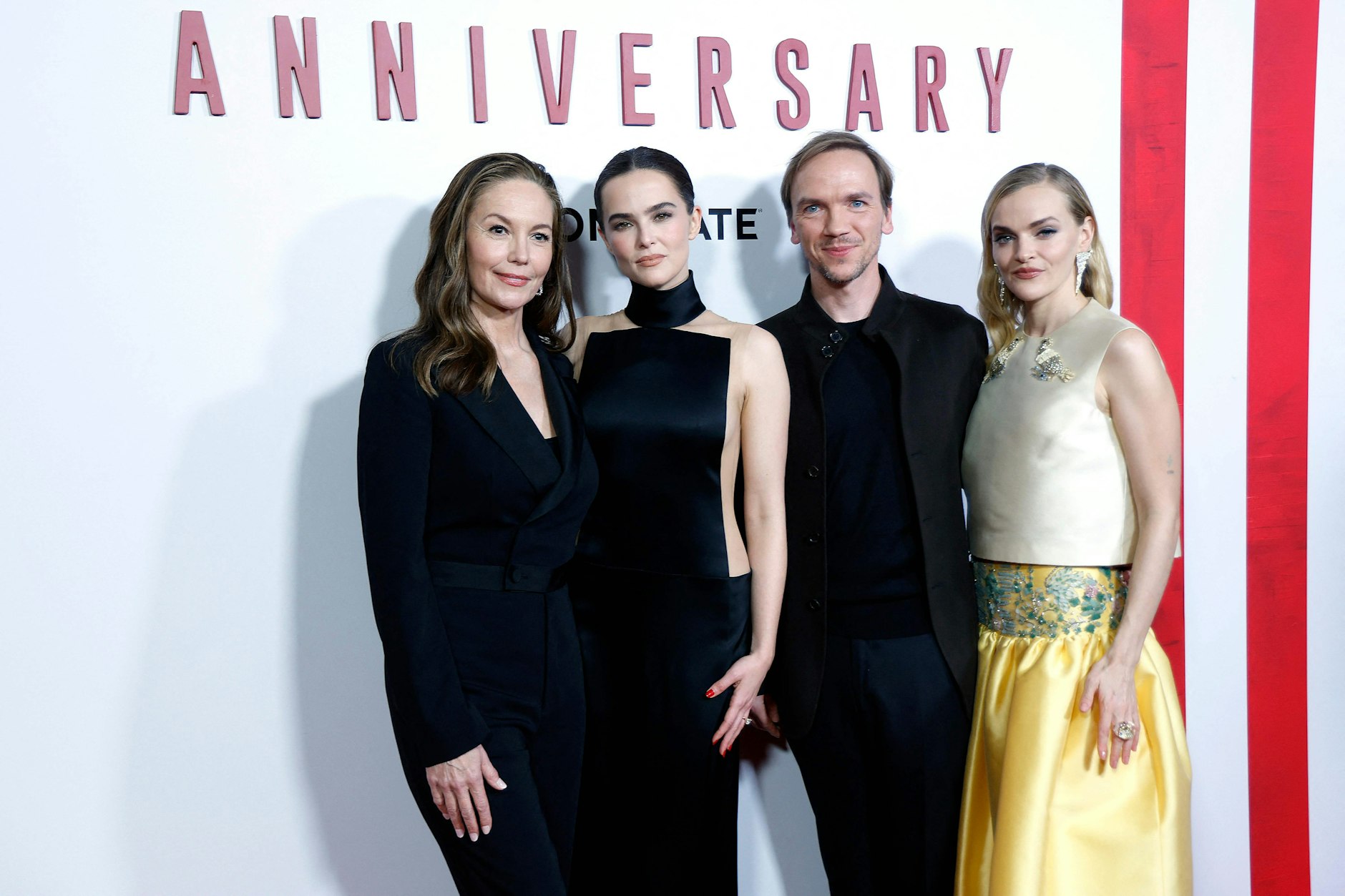 Дайан Лейн, Зои Дойч, Ян Комаса и Мадлен Брюэр на премьере фильма «The Change» (американское название: «Anniversay») в Нью-Йорке.