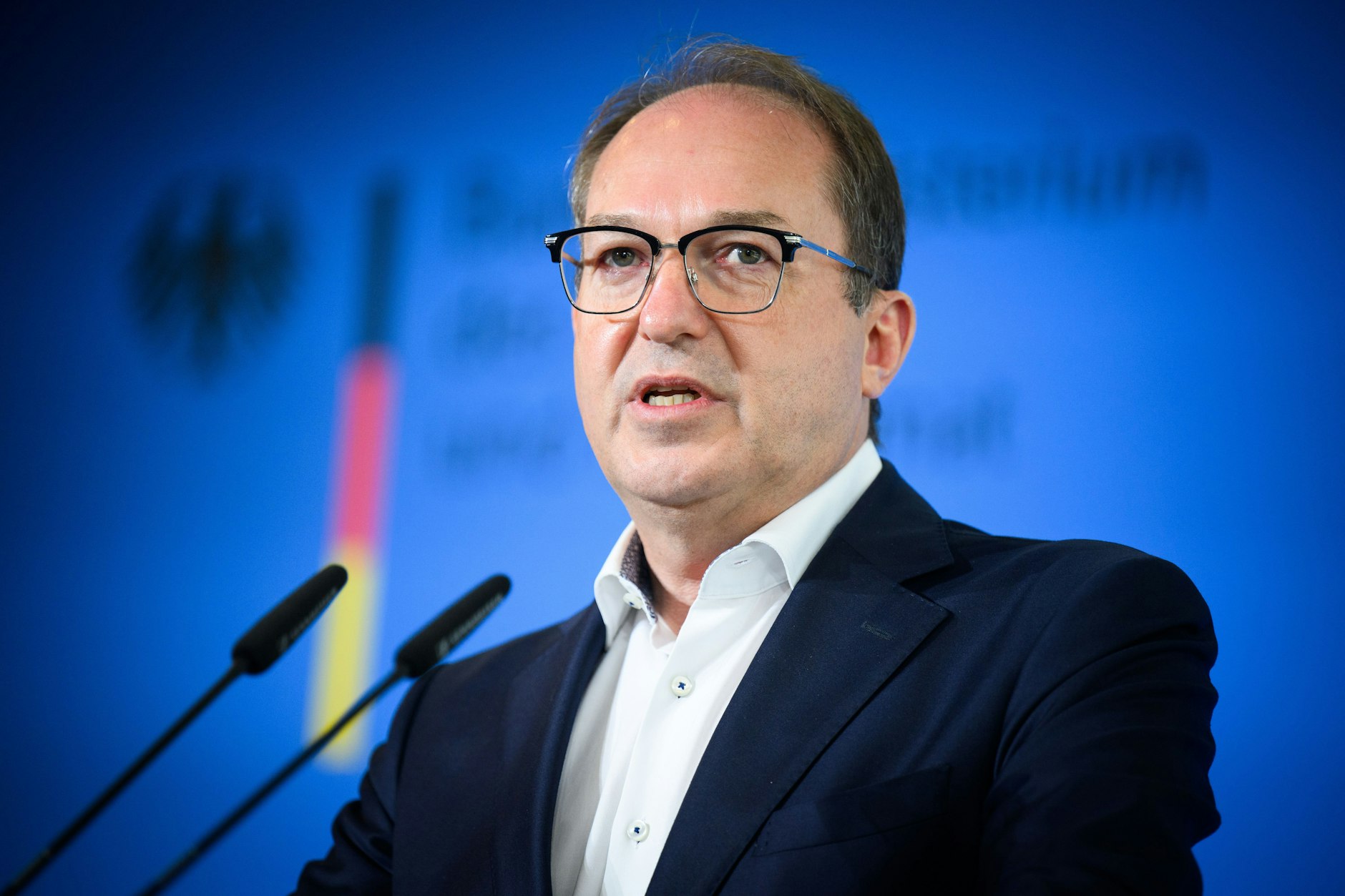 Alexander Dobrindt (CSU), Bundesinnenminister, äußert sich im Bundesinnenministerium zu den   Kabinettsbeschlüssen. 