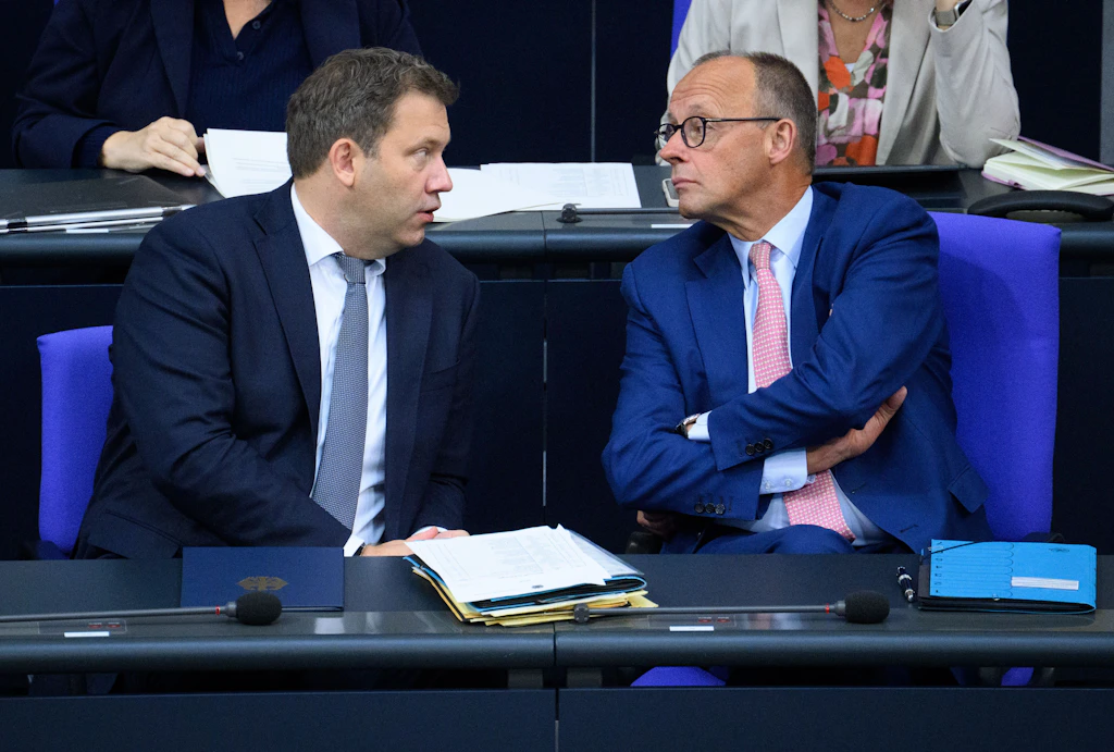 Milliarden für Beamte: Experten zerlegen Merz-Regierung – „Nicht mehr finanzierbar“
