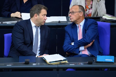 Milliarden für Beamte: Experten zerlegen Merz-Regierung – „Nicht mehr finanzierbar“