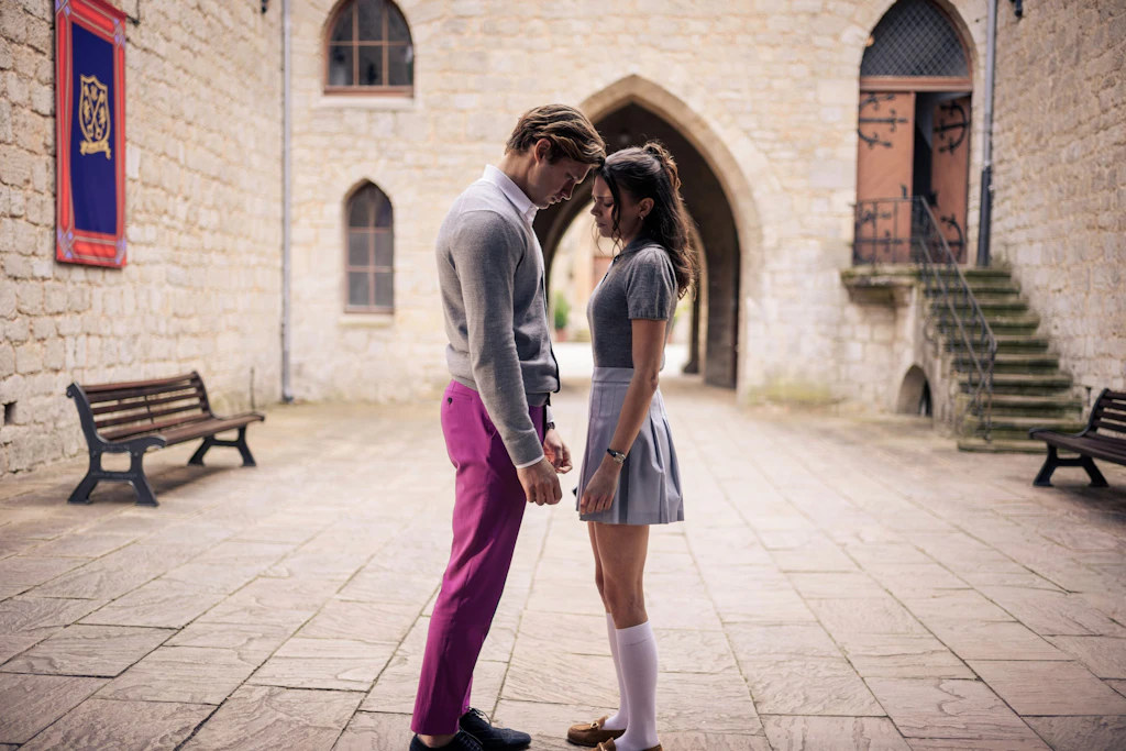 James Beaufort (Damian Hardung) und Ruby Bell (Harriet Herbig-Matten) haben die Herzen der „Maxton Hall“-Fans in Staffel eins im Sturm erobert, auch international.