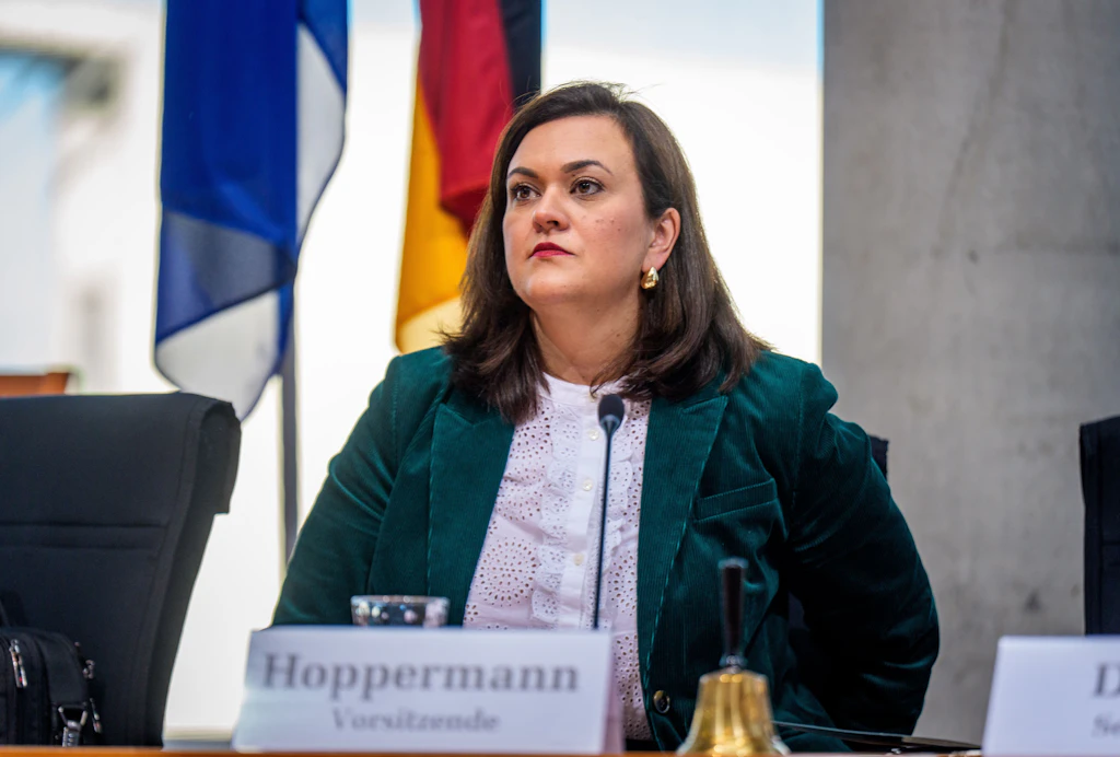 Geheime Corona-Sitzung: Warum waren die Krankenhäuser leer?