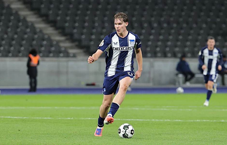 Alle Augen auf Kennet Eichhorn (16). Das Super-Juwel von Hertha BSC wird von Top-Klubs aus ganz Europa beobachtet.