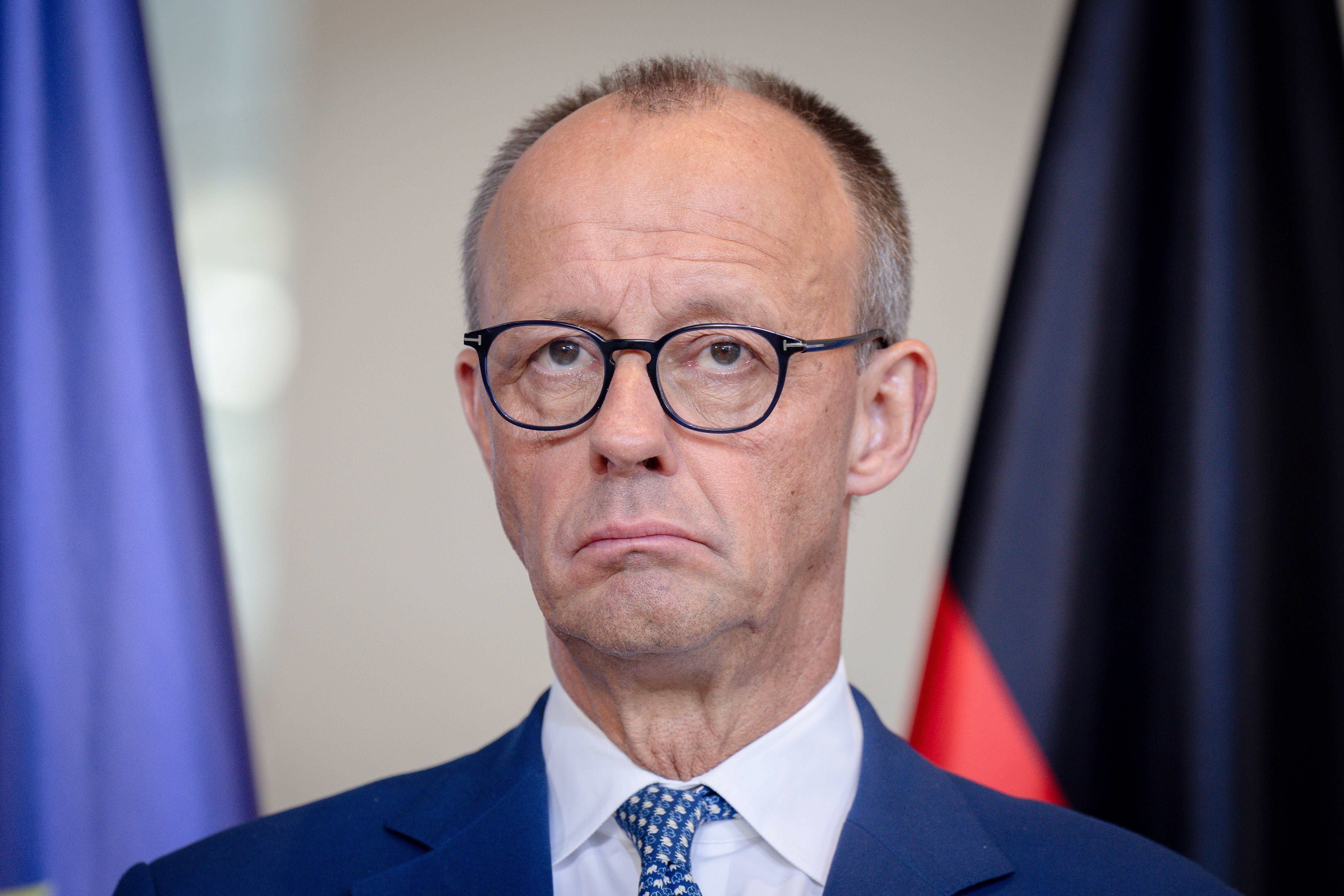 Merz liest vor: Kanzler besucht Berliner Grundschule zum Vorlesetag