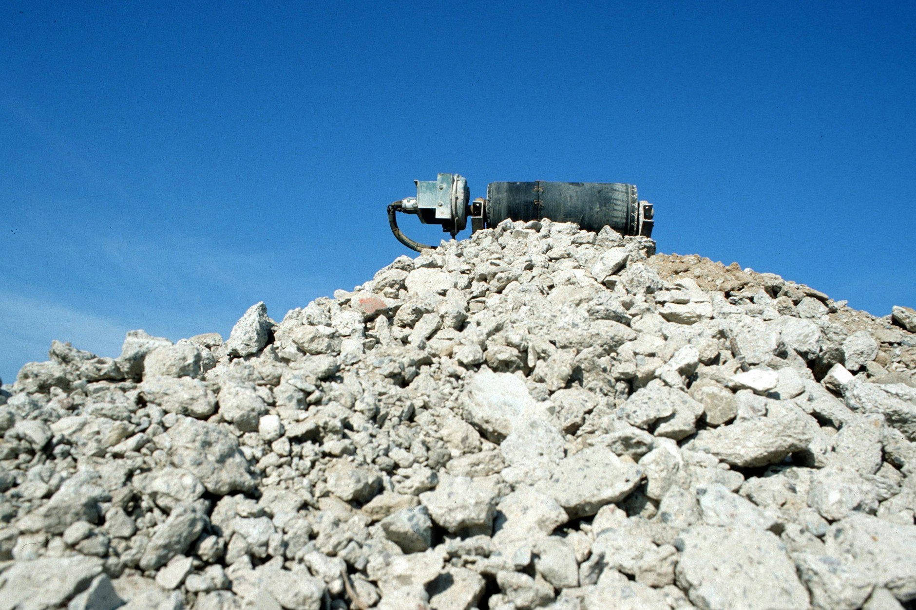 Viele Segmente der Berliner Mauer wurden nach dem Ende der DDR recycelt.