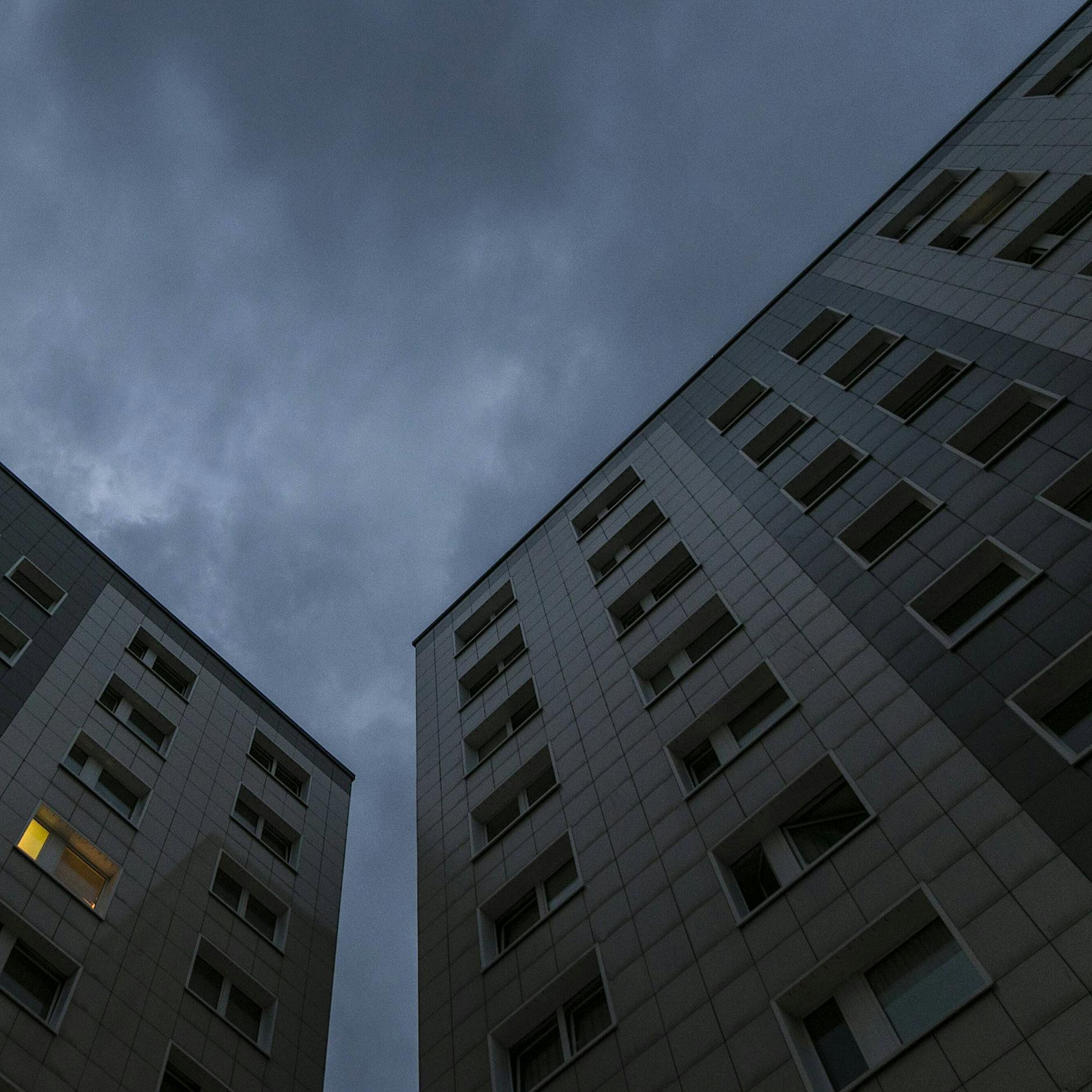 Graue Fassaden, leere Blicke – warum der Winter in Berlin so schwer auszuhalten ist