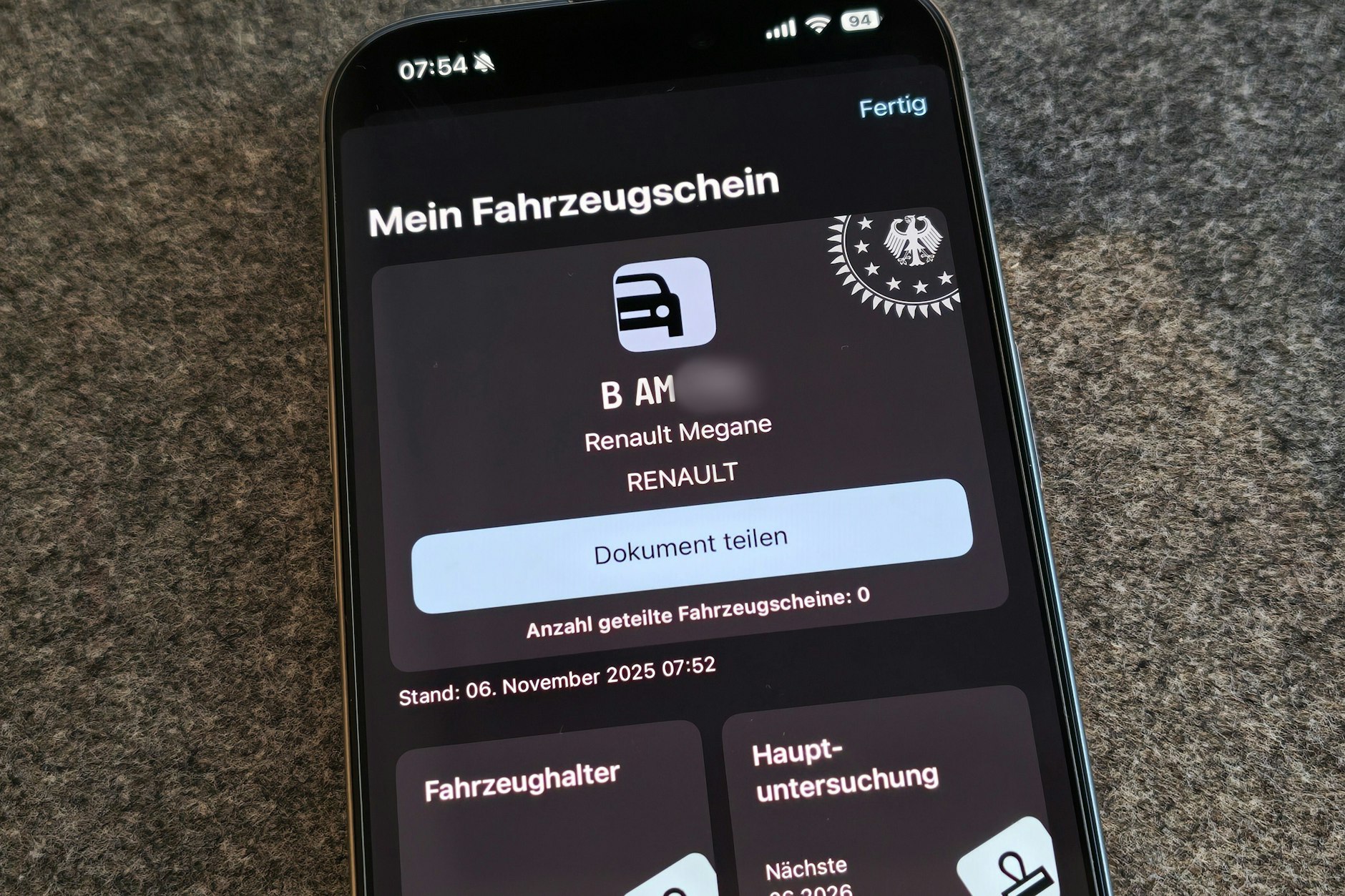 Kein knittriges Papier mehr: So sieht er aus, der digitale Fahrzeugschein.