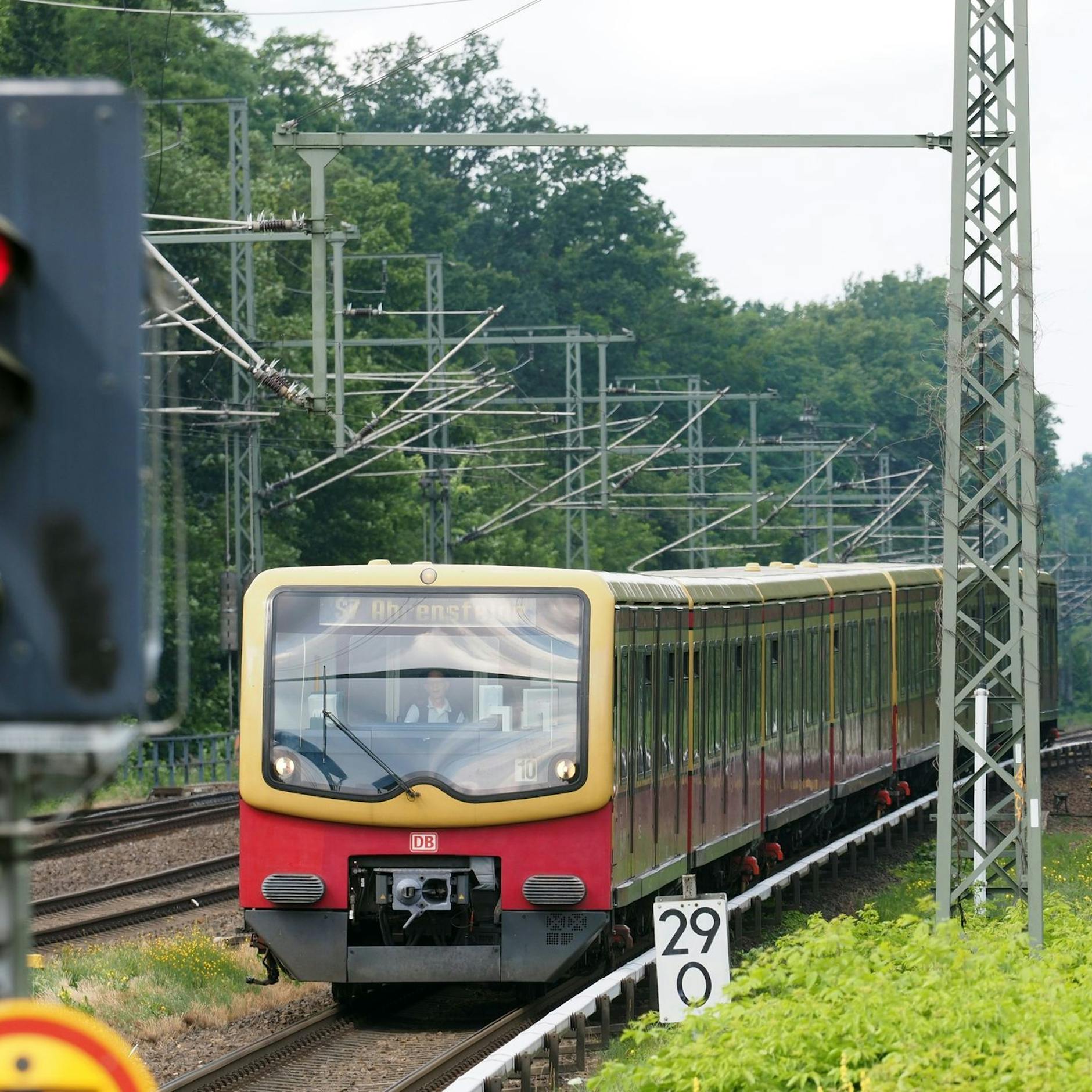 Image - Störungen bei der S-Bahn in Berlin: Warum sich jetzt das Eisenbahn-Bundesamt einschaltet
