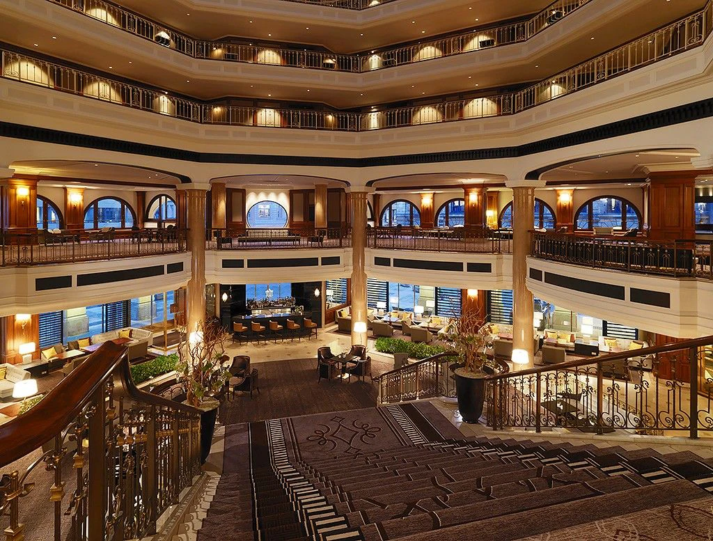 Westin Grand Berlin'de ikinci el nadir eşyalar