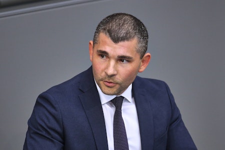 Betrugsverdacht: Razzia bei AfD-Abgeordneten – Bundestag hebt Immunität auf