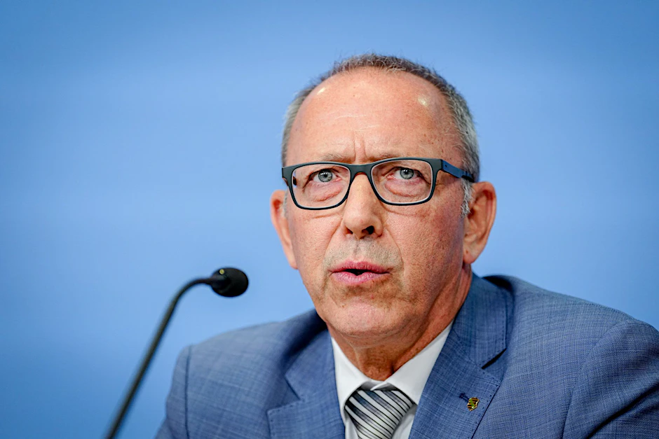 Jörg Urban, Fraktions- und Landesvorsitzender der AfD Sachsen, plant mit anderen AfD-Politikern nach Russland zu reisen.