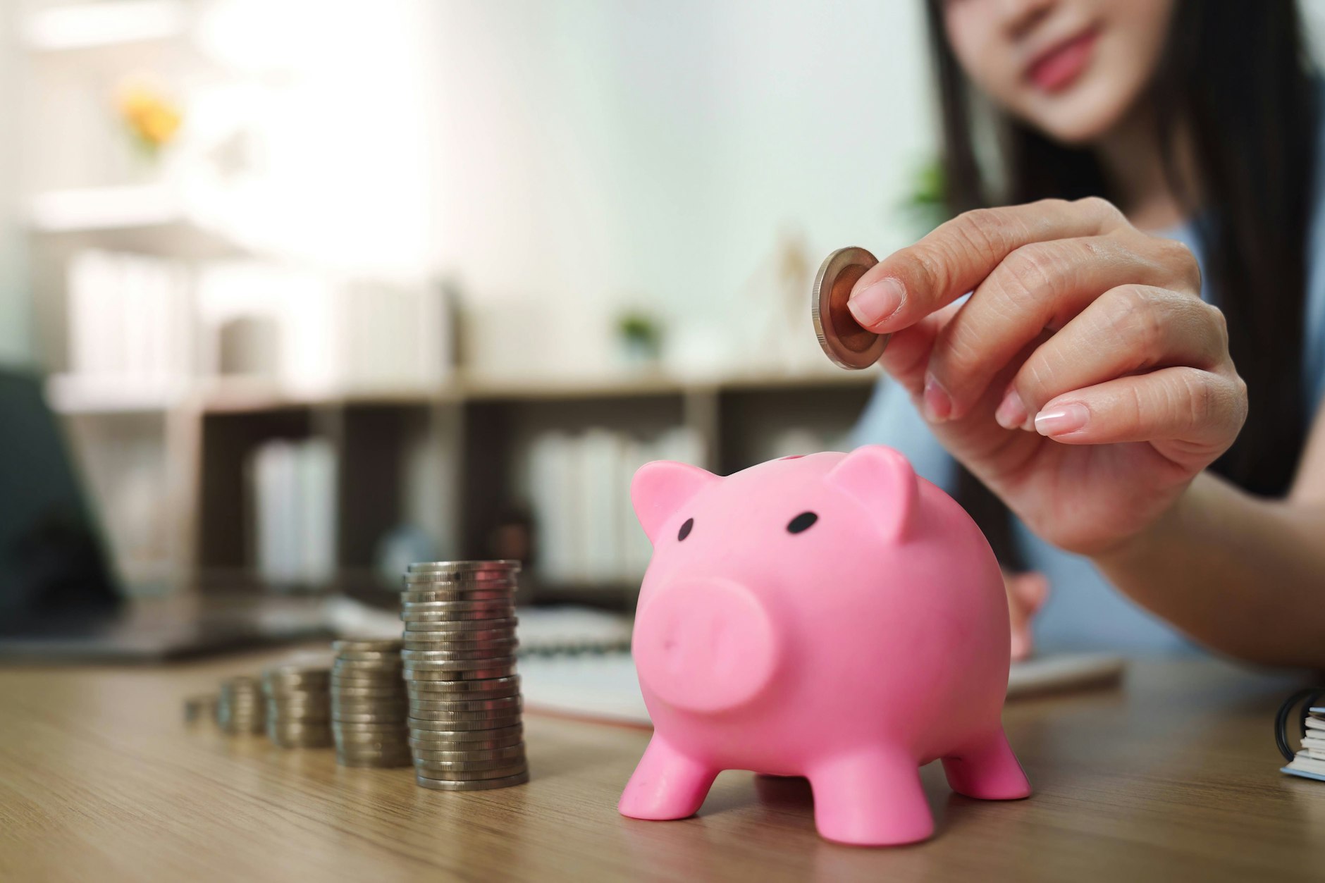 Zum Sparen für die Rente sollten Anleger den Kapitalmarkt nutzen, denn für Geld im Sparschwein gibt es keine Rendite.