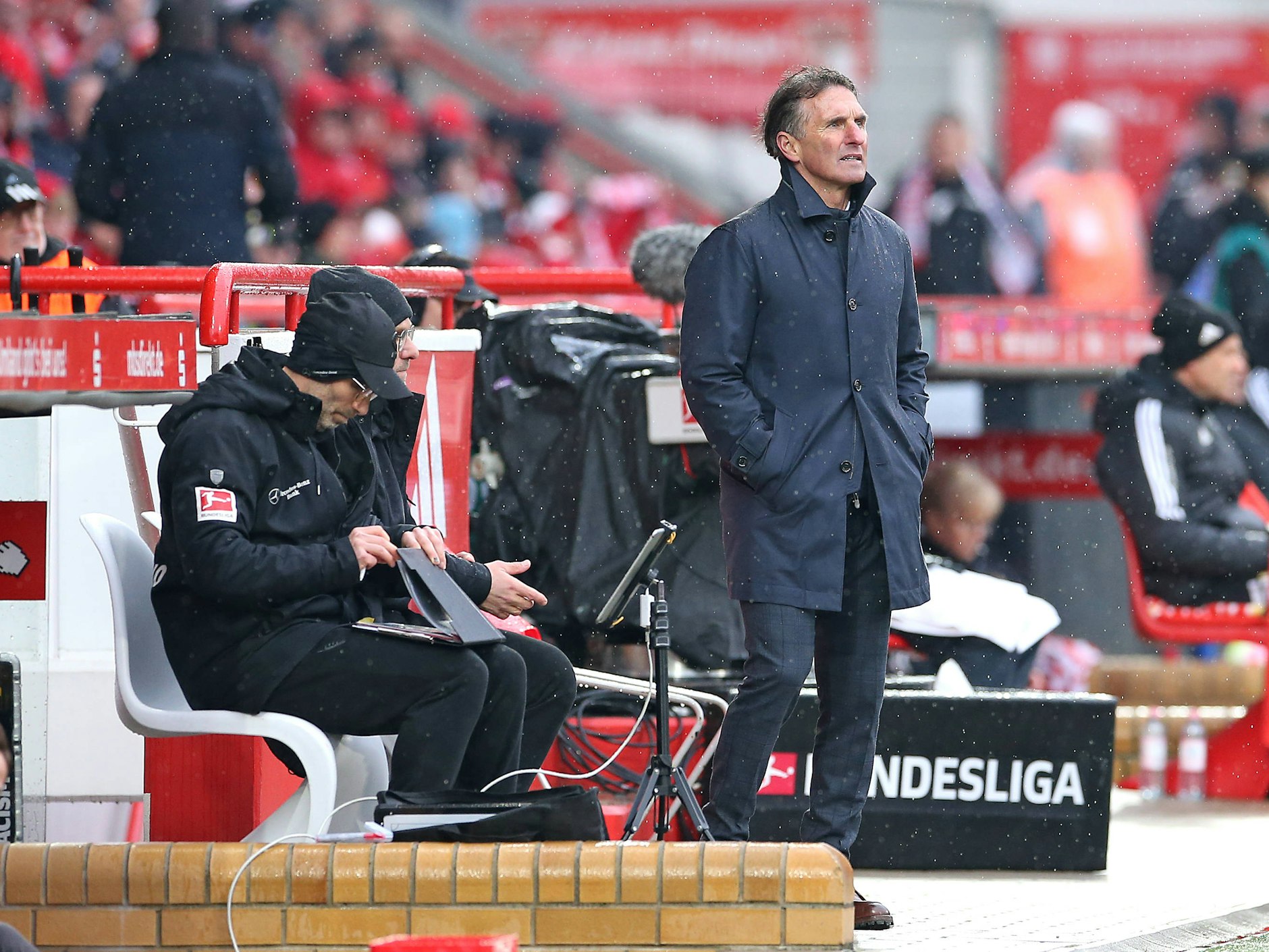 Herthas Ex-Coach Bruno Labbadia heuerte in der Saison 22/23 für kurze Zeit beim VfB Stuttgart an. Jetzt ist er beim VfL Wolfsburg im Gespräch.