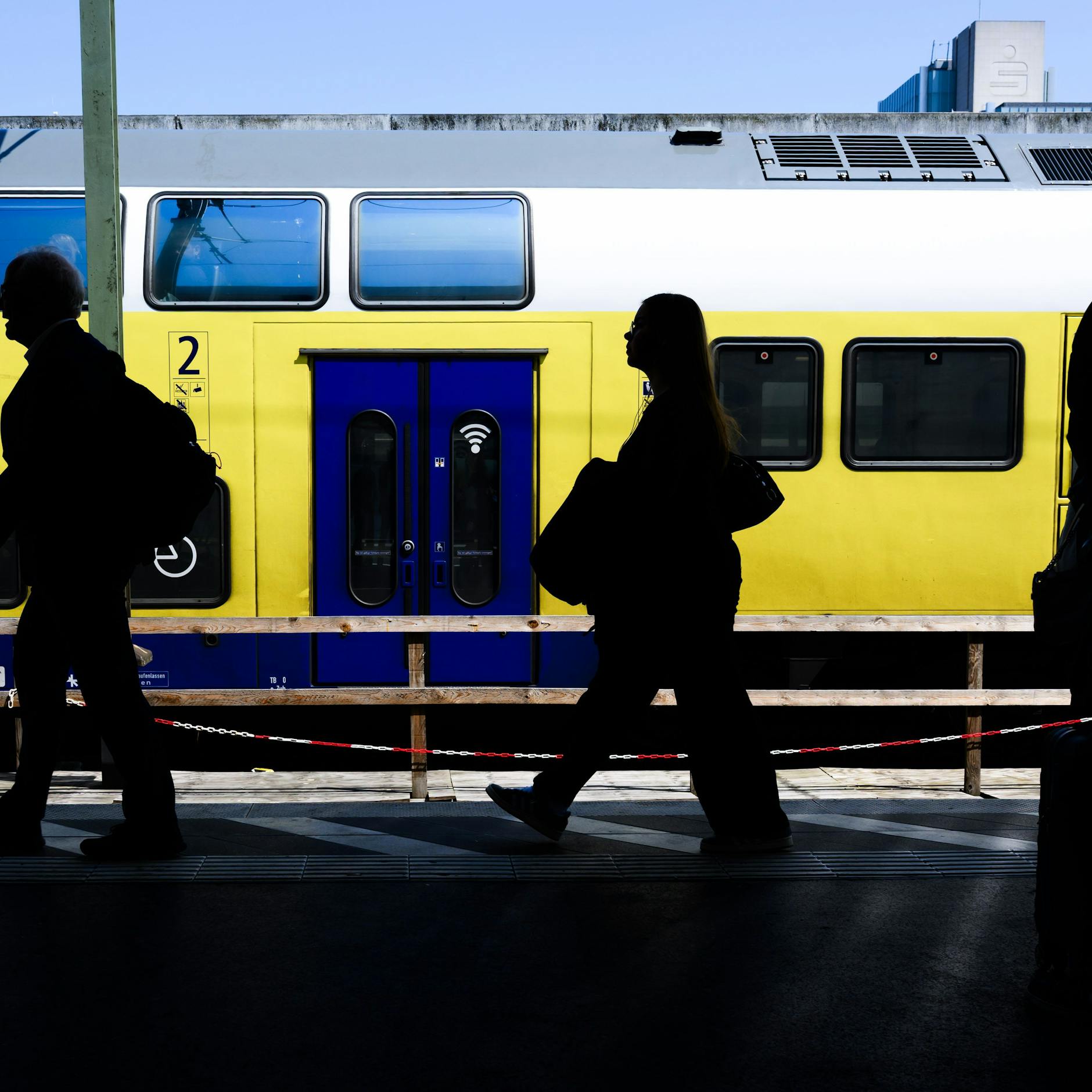 Image - Deutschlandticket gesichert: Bundestag beschließt Finanzierung – Preis steigt ab Januar