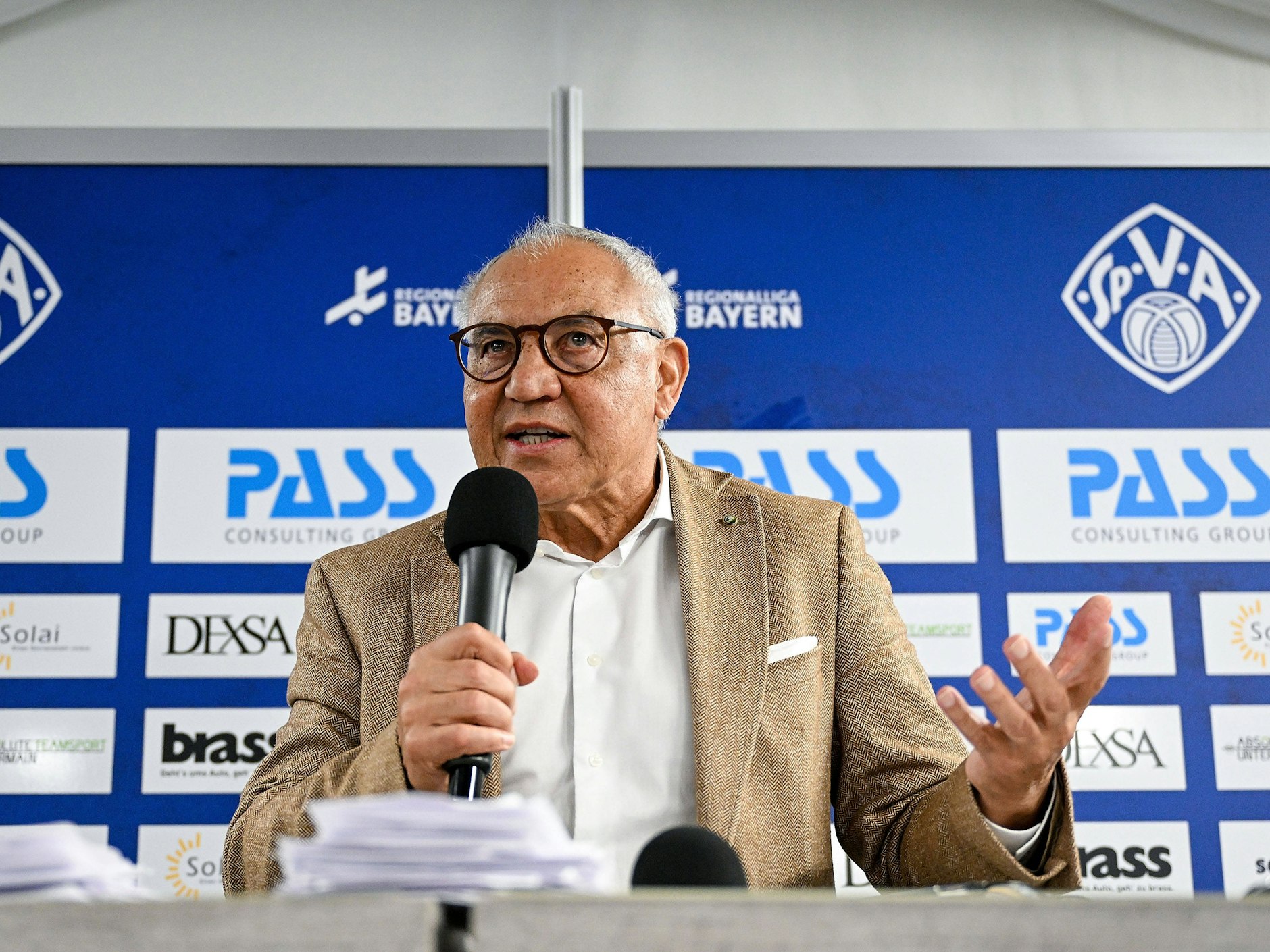 Hertha-Retter Felix Magath ist jetzt im Vorstand des Regionalligisten Viktoria Aschaffenburg und will den Klub auf Vordermann bringen.