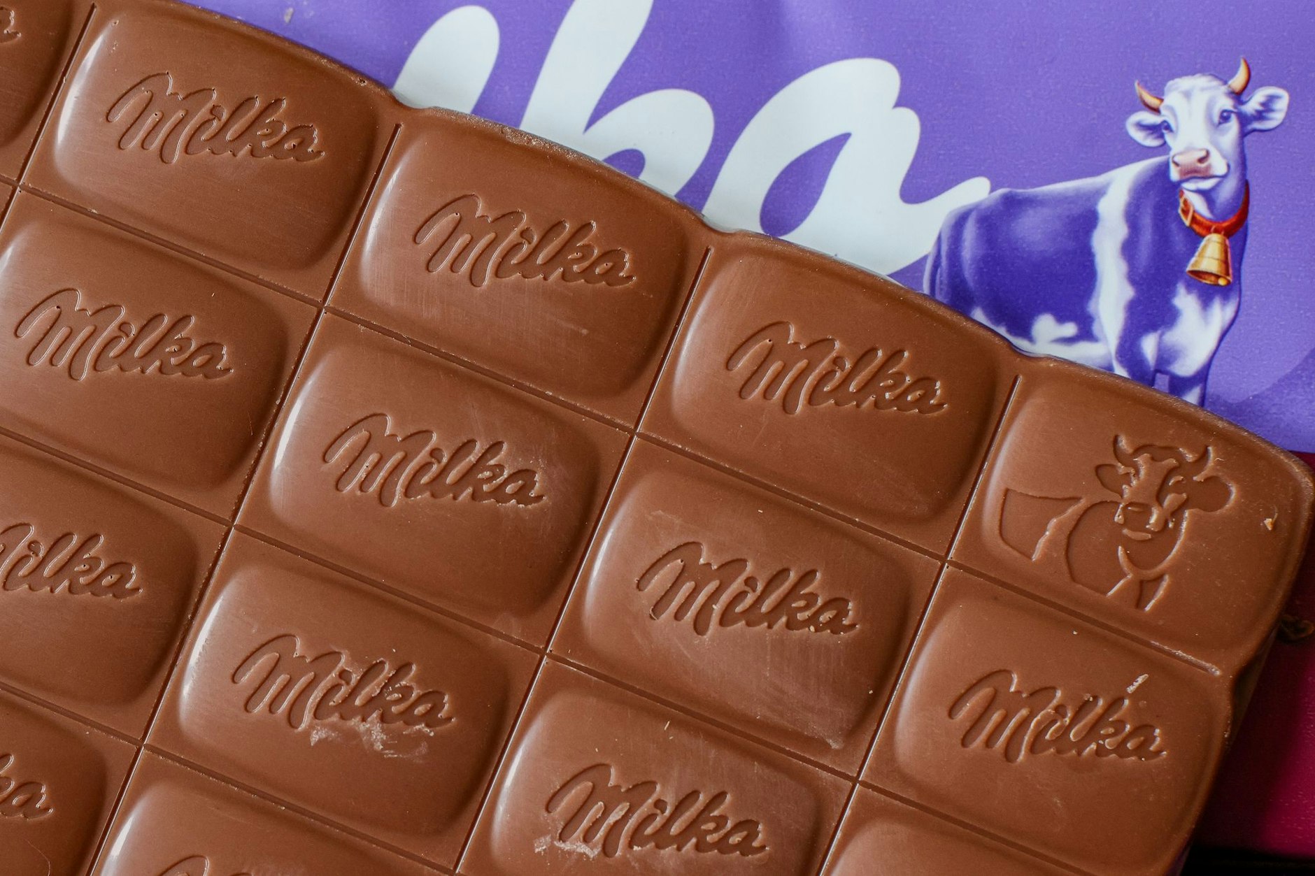 Kakao ist zwar billiger geworden, trotzdem wird es für die Kunden von Milka und Co. erstmal keine Preisentlastung geben.