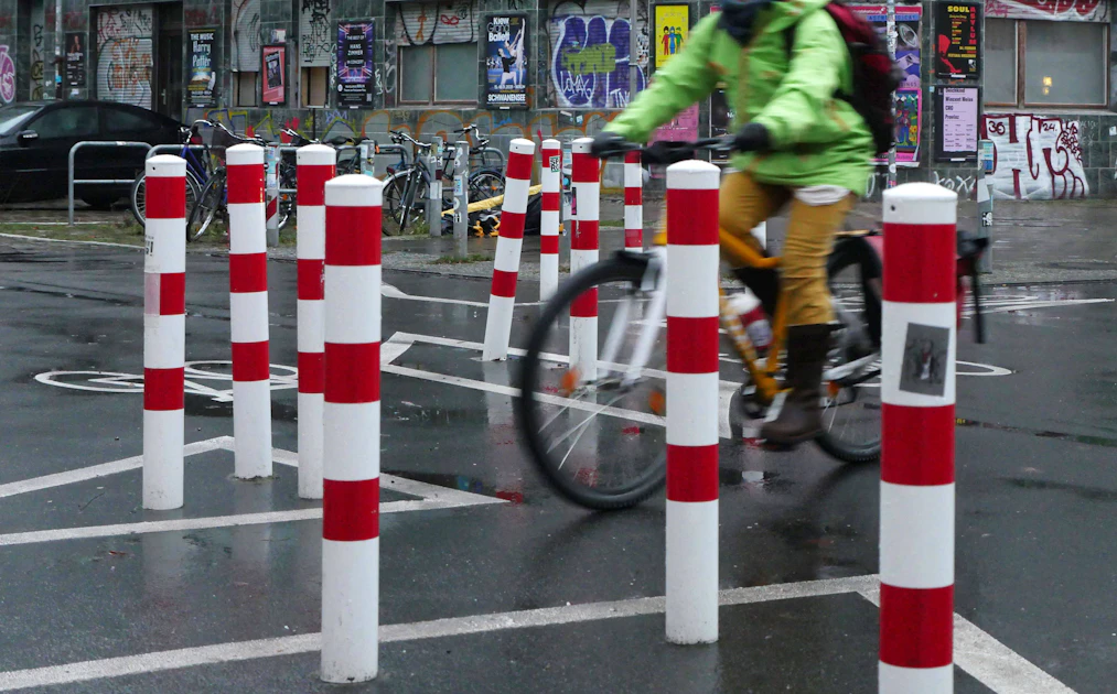 Exklusiv: Dauerbaustellen ohne Bau – wie Berlin mit Absperrbaken ...