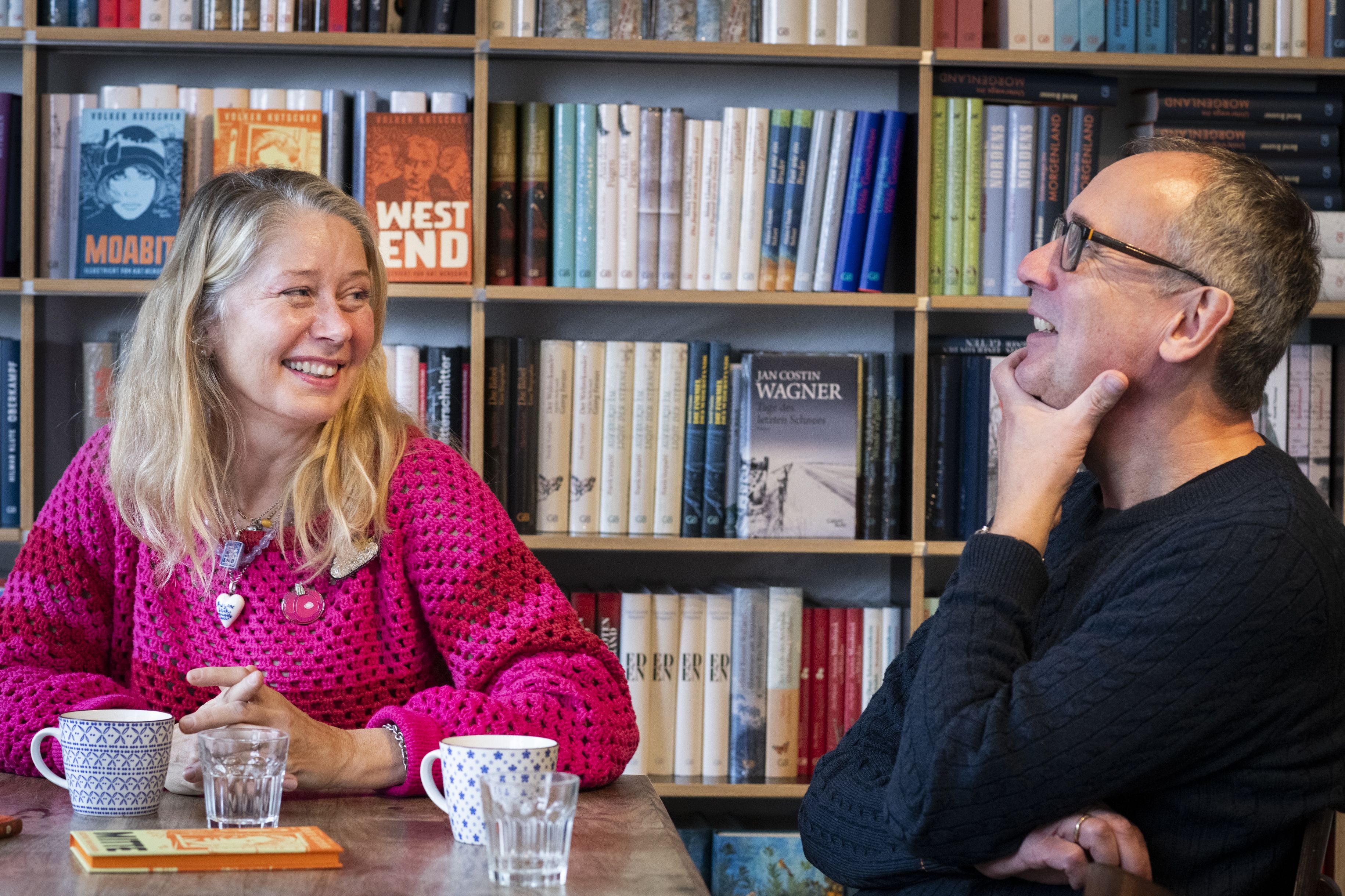 „Westend“: Volker Kutscher erzählt mit Kat Menschik, was aus Gereon Rath geworden ist