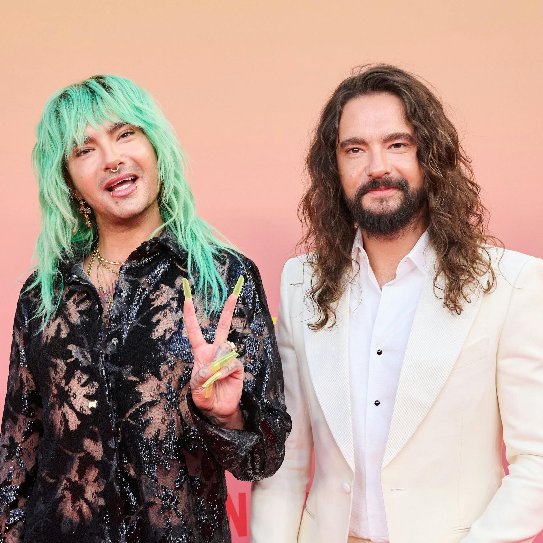 Image - „Geiler Bahnhof“: Tokio-Hotel-Stars Bill und Tom Kaulitz feiern Magdeburgs Hauptbahnhof