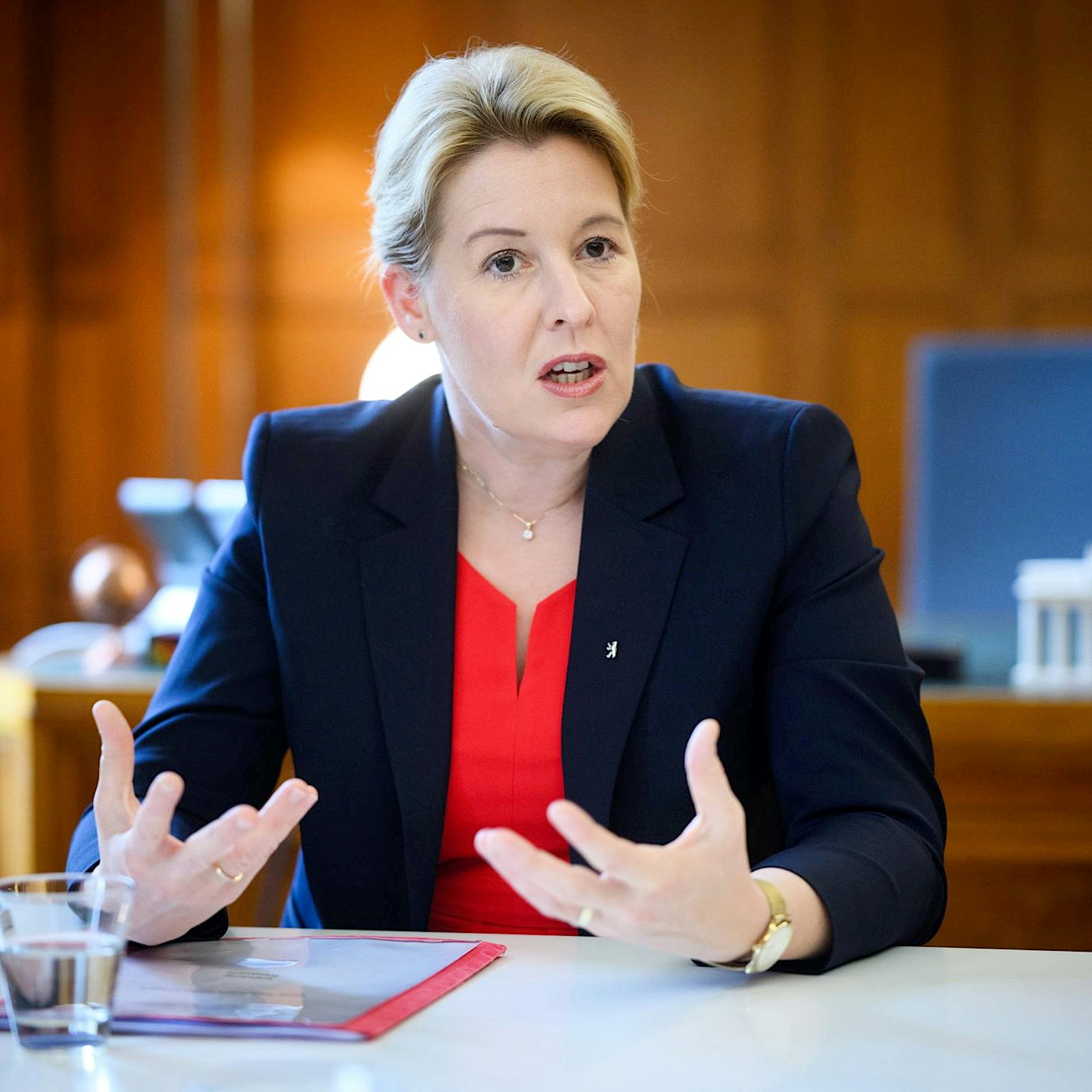 Von der eigenen SPD vom Hof gejagt: Was wird aus Franziska Giffey?