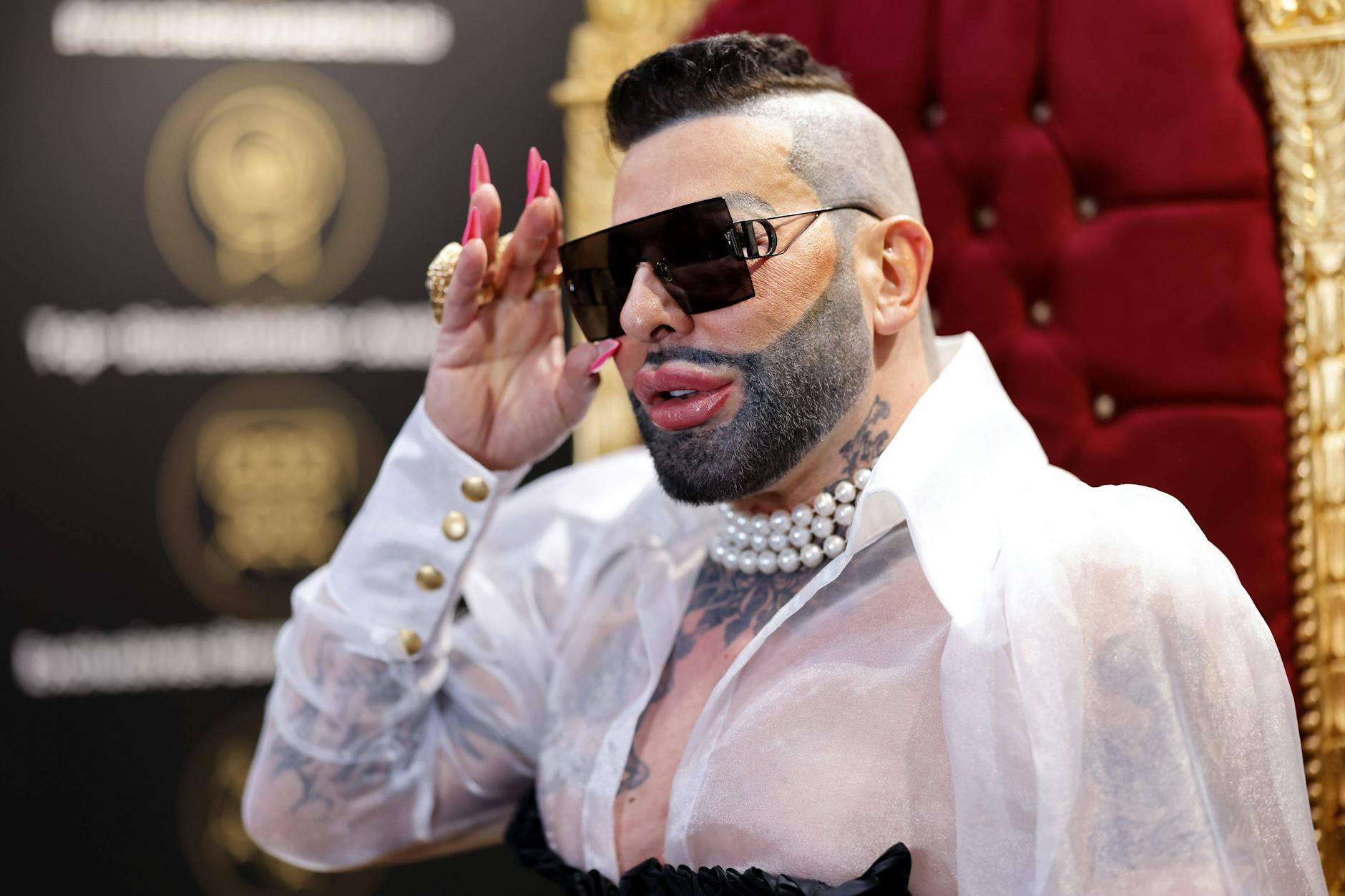 Harald Glööckler versteht das Geschäft mit der Unterhaltung.