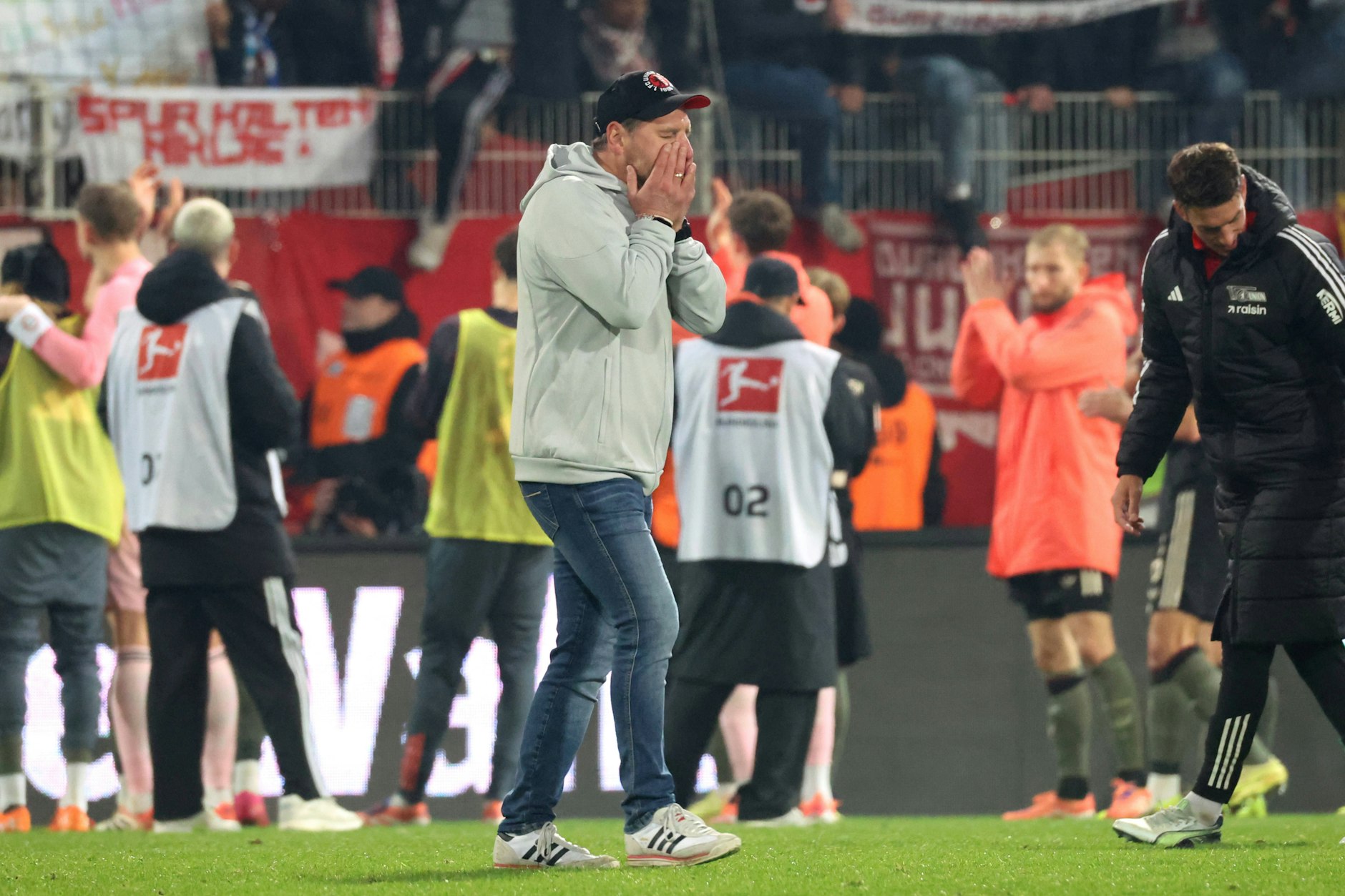 Union-Trainer Steffen Baumgart erlebt beim 2:2 gegen den FC Bayern ein wilde Achterbahnfahrt der Gefühle. 