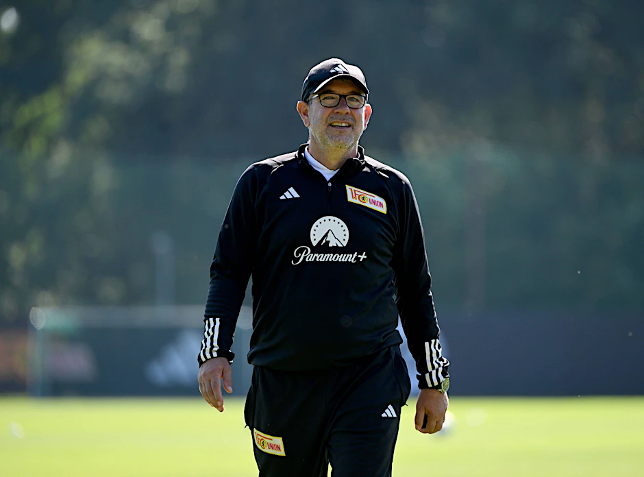 Ex-Union-Trainer Urs Fischer ist Top-Kandidat  beim VfL Wolfsburg und könnte damit schon bald auf die Bundesliga-Bühne zurückkehren. 