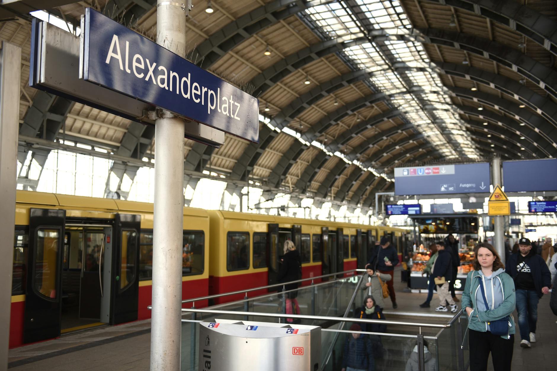 Züge und S-Bahnen sollen während der Sanierung wie gewohnt fahren.
