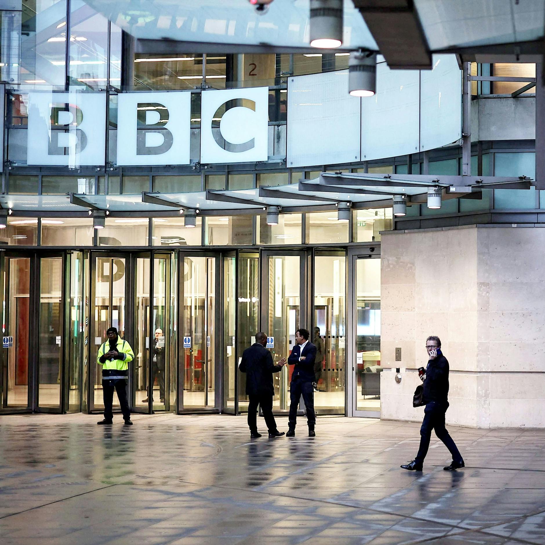 Image - BBC: Es rollen Köpfe wegen politischer Manipulation und Trump droht mit einer Milliardenklage