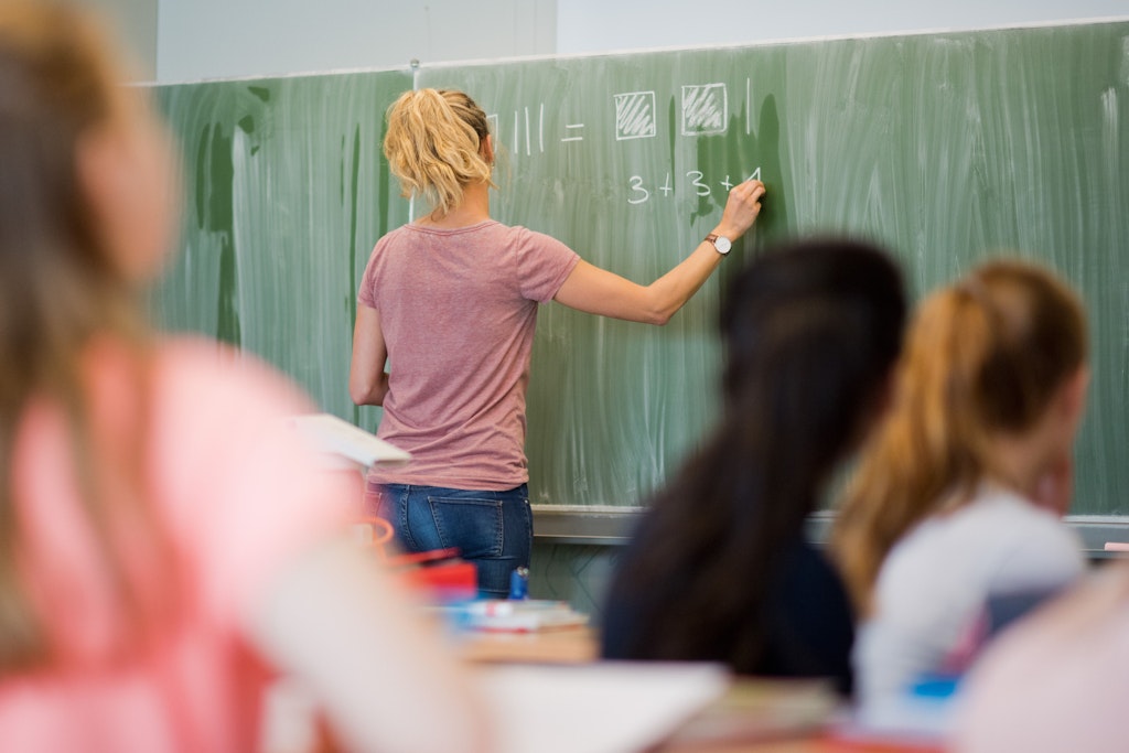 Nach Entlassung einer Kollegin: Berliner Lehrerin prangert Schulchaos als „Skandal“ an