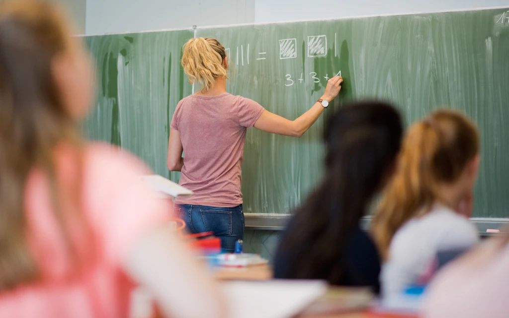 Berlinli öğretmen zor durumdaki okullarla mücadele ediyor