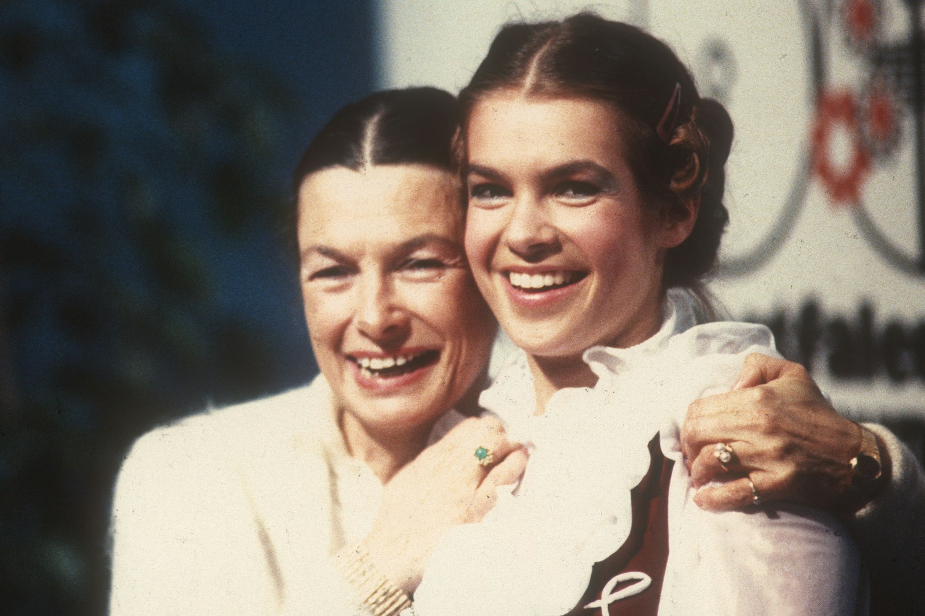 Eiskunstlauf-Star Katarina Witt 1983 mit ihrer Trainerin Jutta Müller.